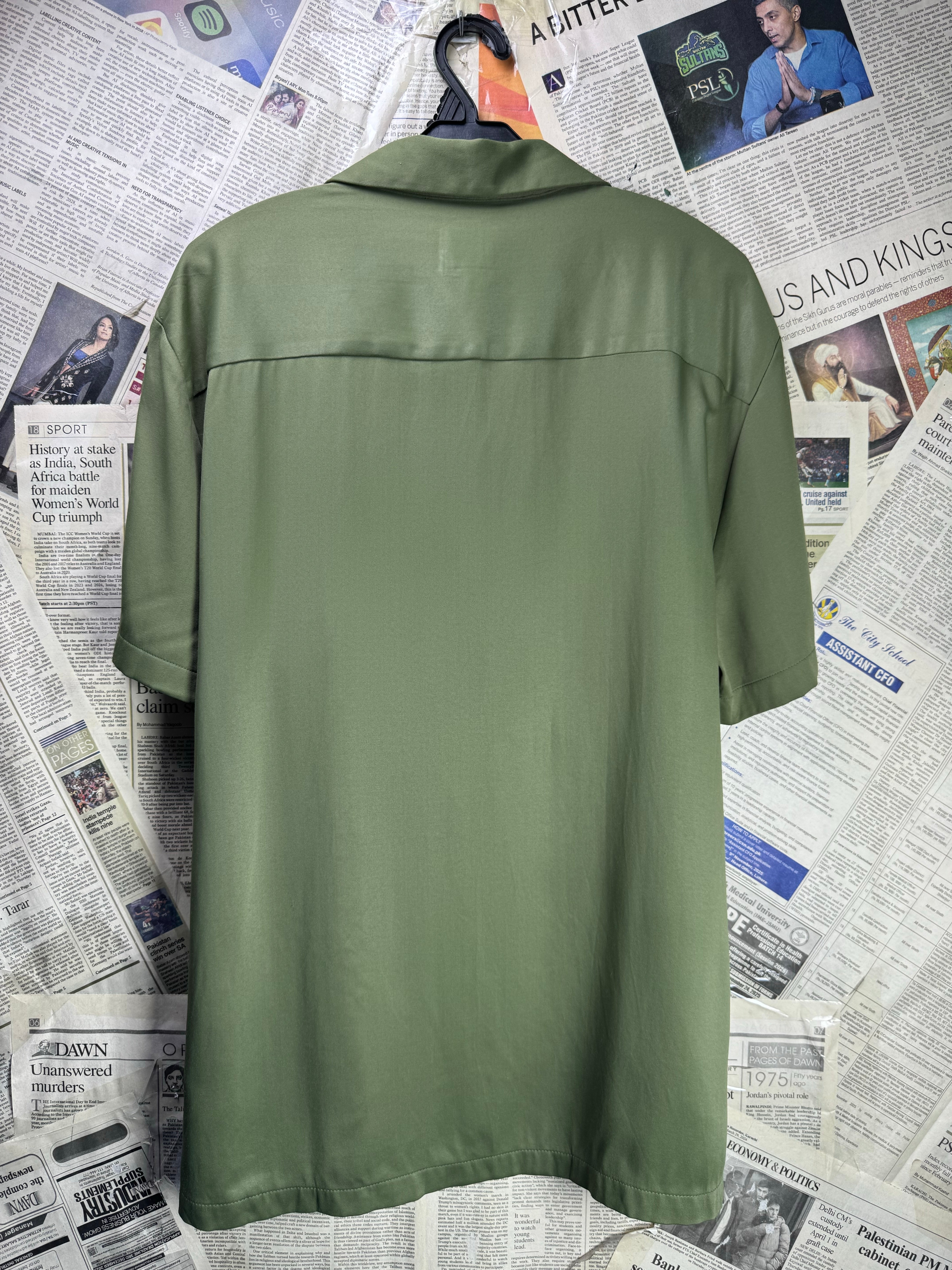River Island® Medium | Chest: 22" | Olive | Hawaii Shirt | Poly - Viscose | 4356 - Genuine Maal