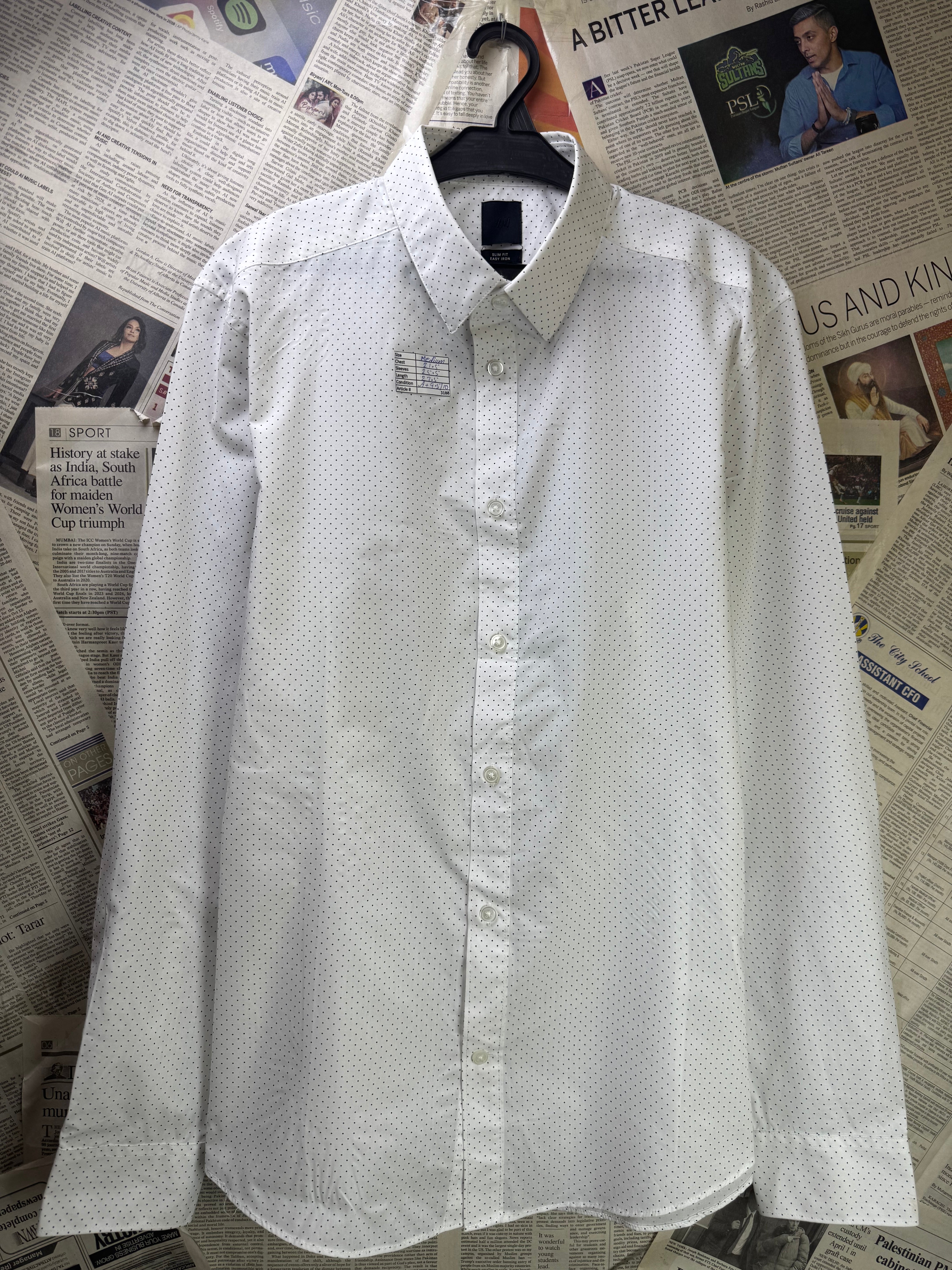 H&M® Medium | Chest: 21.5" | White with Polka Black Dots | Shirt | Poly - Cotton | 3188 - Genuine Maal