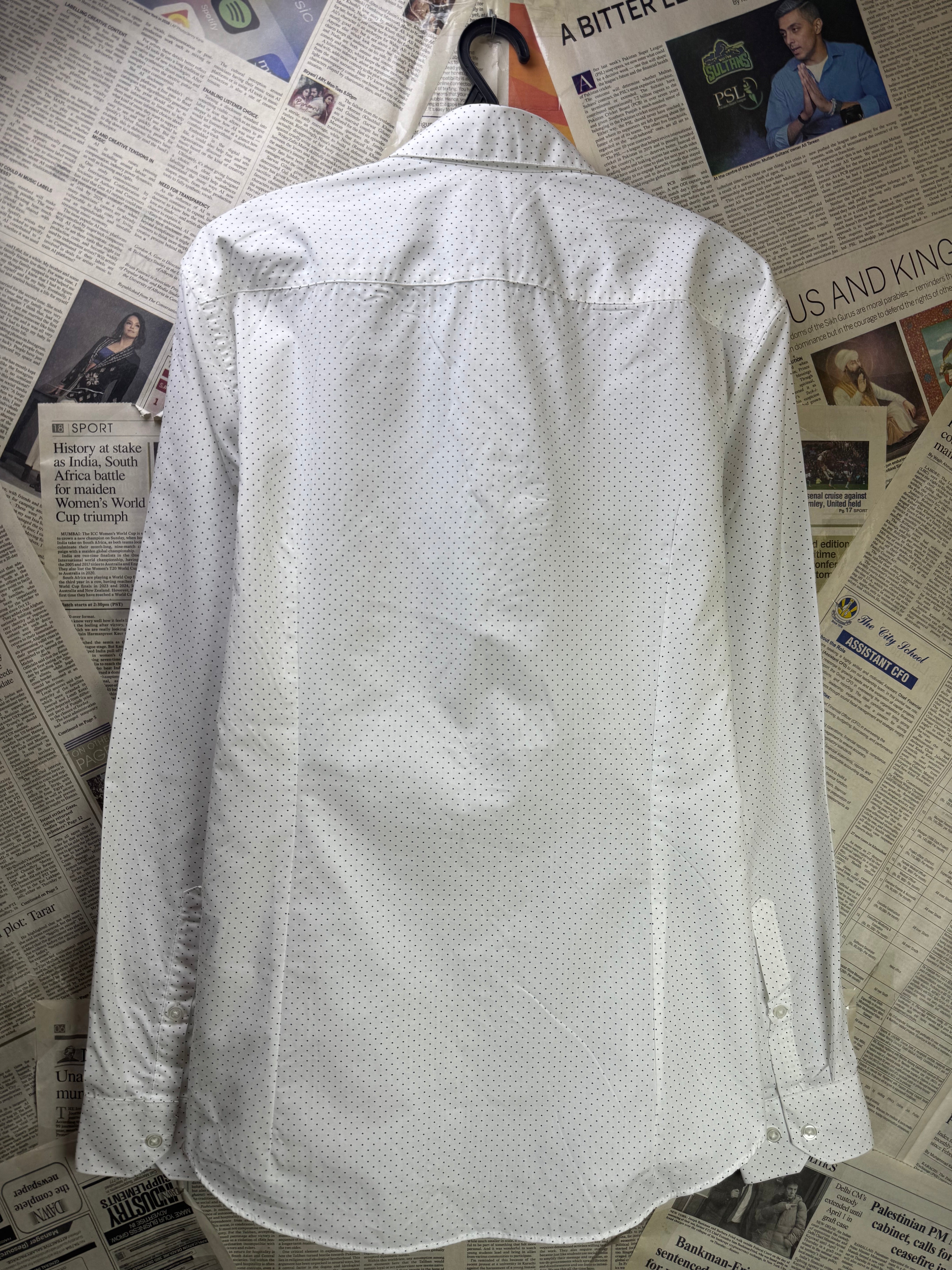 H&M® Medium | Chest: 21.5" | White with Polka Black Dots | Shirt | Poly - Cotton | 3188 - Genuine Maal