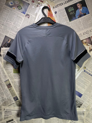 N*ke® XS | Chest: 17.5" | Grey | Dri - Fit Sports T-Shirt | Poly | 3401 - Genuine Maal