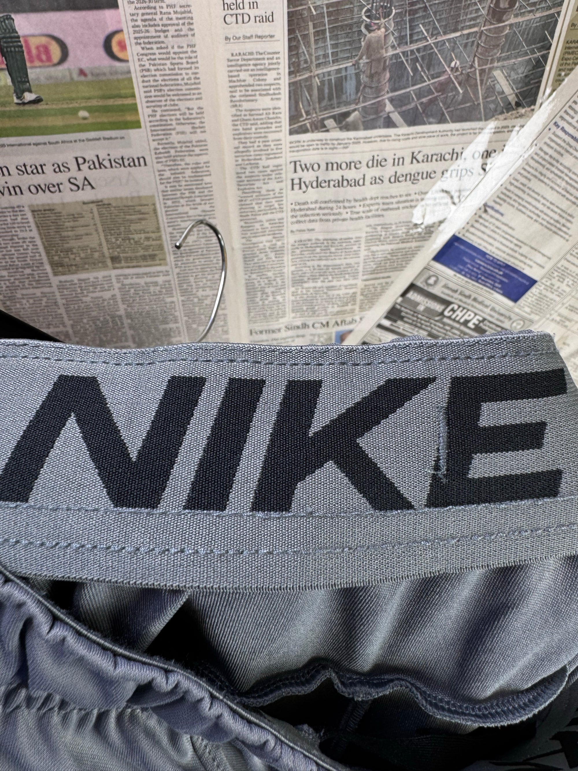 N*ke® Waist: 36" | Grey | Sports Trousers | Poly | 1183 - Genuine Maal