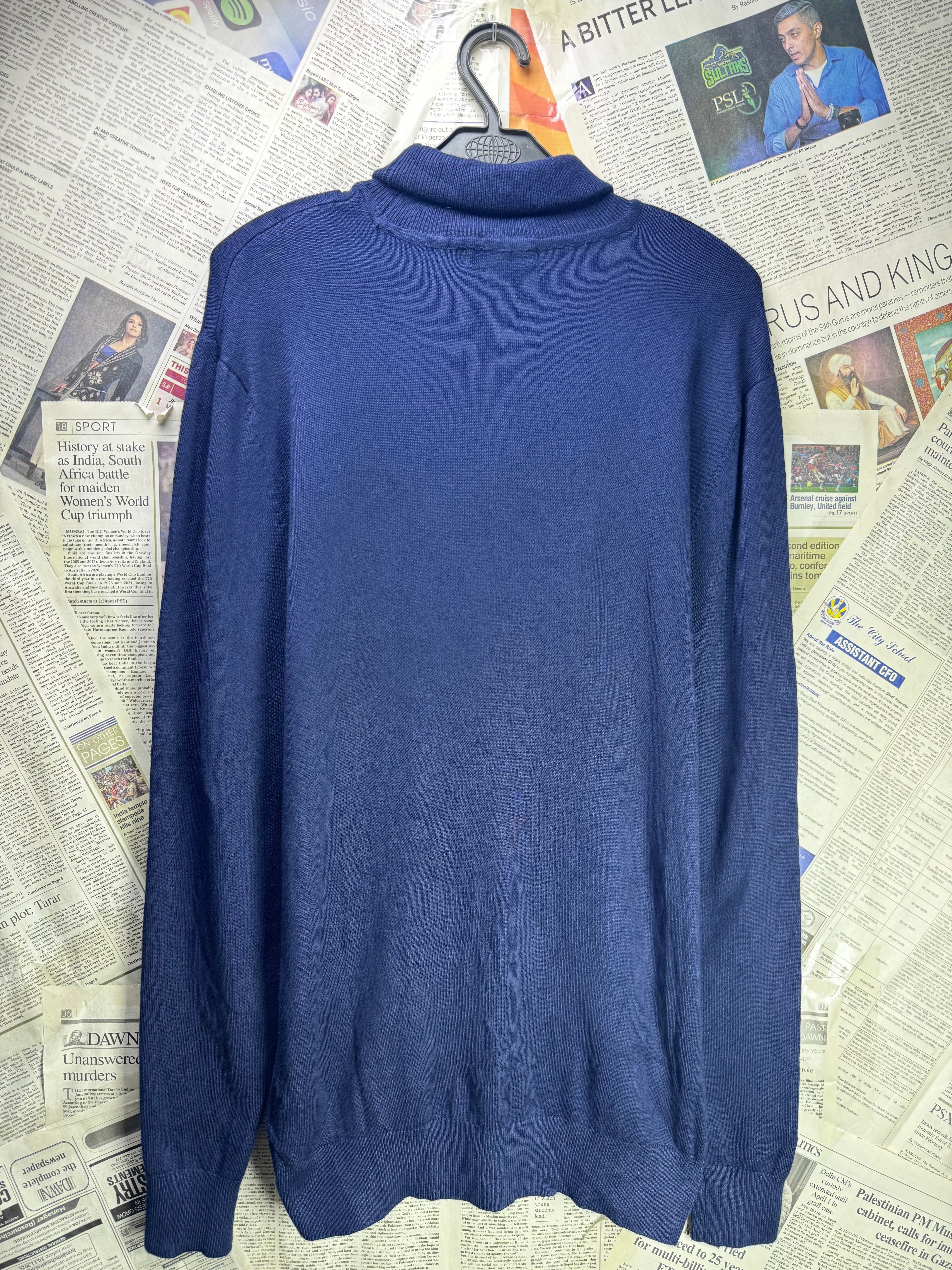Burberry® Small | Chest: 20" | Navy | High Neck - Sweatter | Viscose - Nylon | 3423 - Genuine Maal