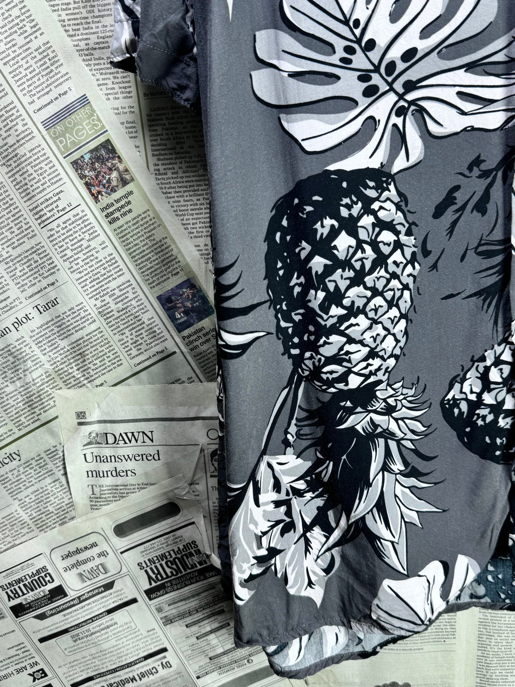 Redherring® XXL | Chest: 27.5"| Gray Floral | Hawaii Shirt | Viscose | 3217 - Genuine Maal