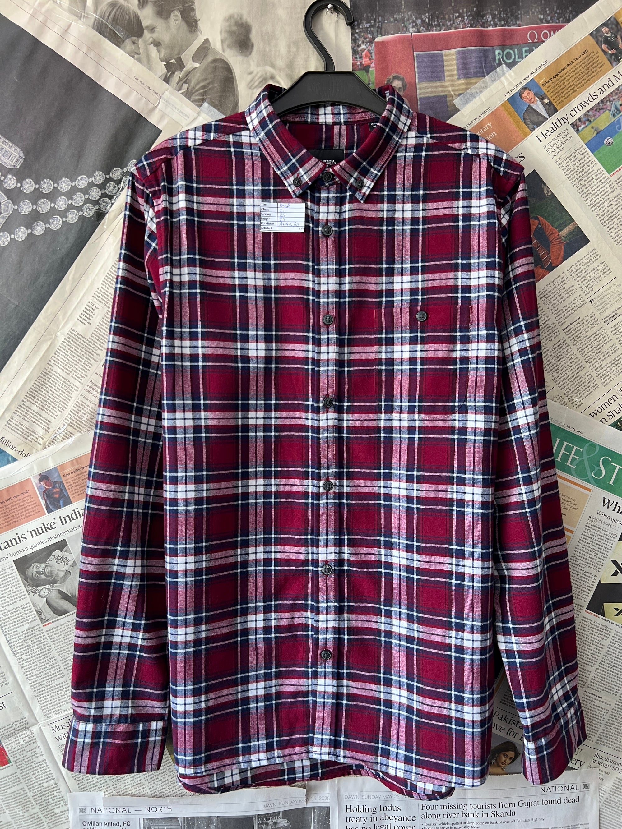 Burton® Small | Chest: 21" | Red Plaid | Shirt | 324 - Genuine Maal