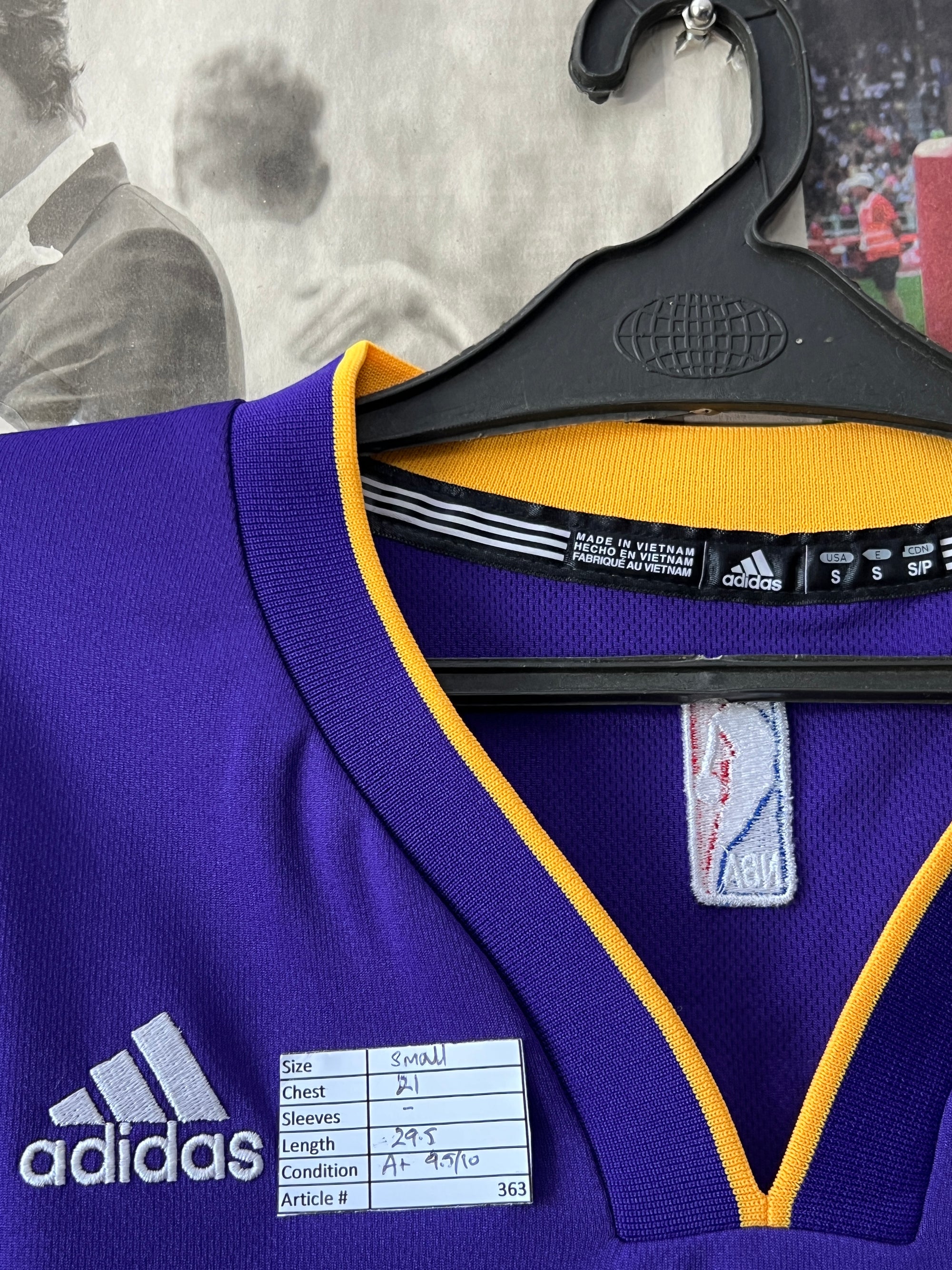 Adid*s® Small | Chest: 21" | Purple | Tango | 363 - Genuine Maal