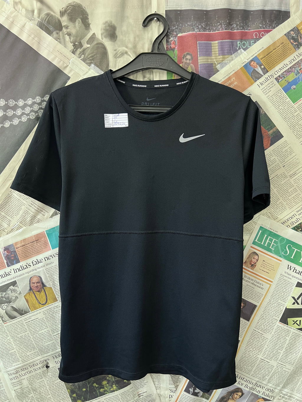 N*ke® Small | Chest: 20" | Black | T-Shirt | 453 - Genuine Maal