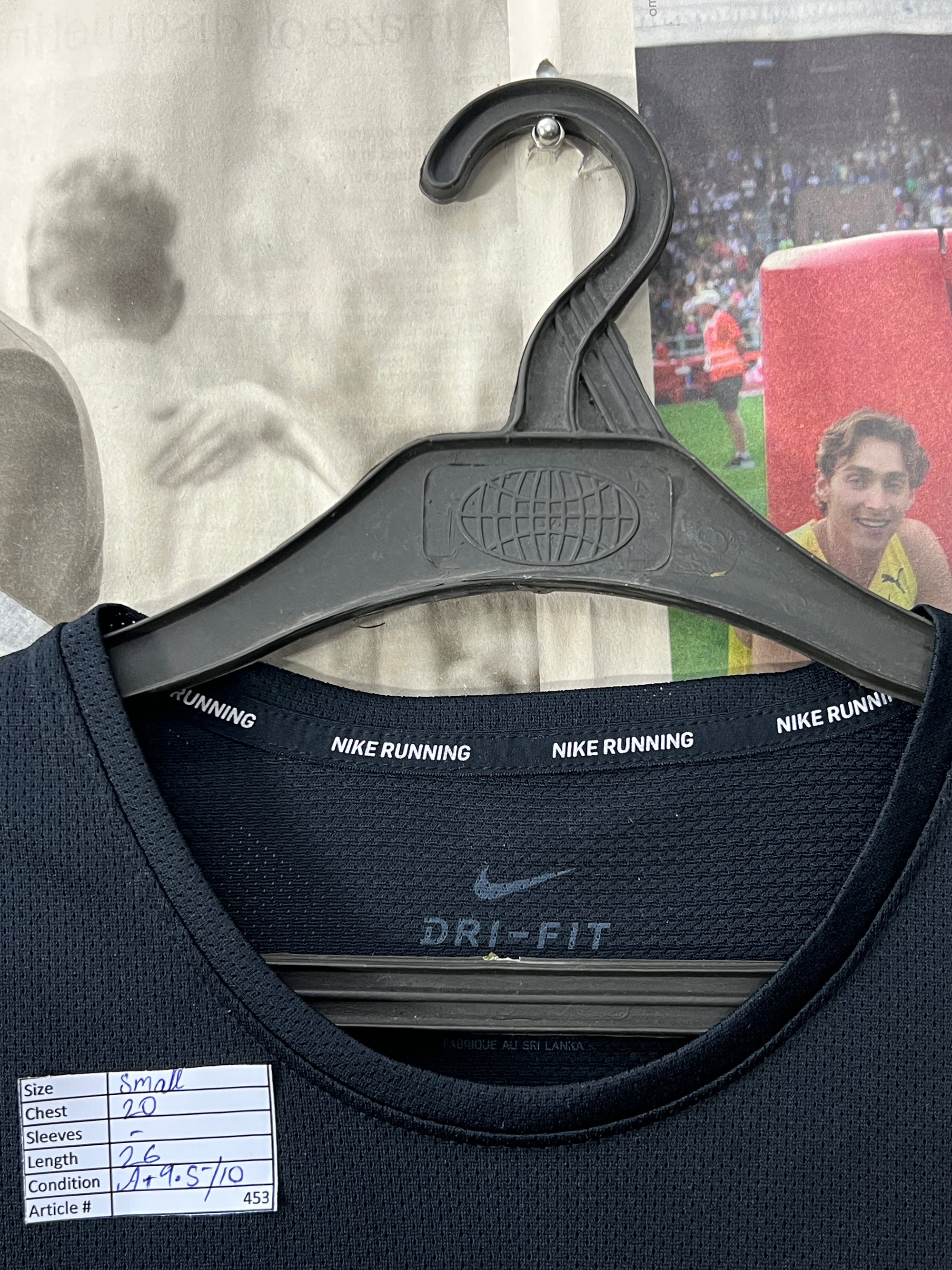 N*ke® Small | Chest: 20" | Black | T-Shirt | 453 - Genuine Maal