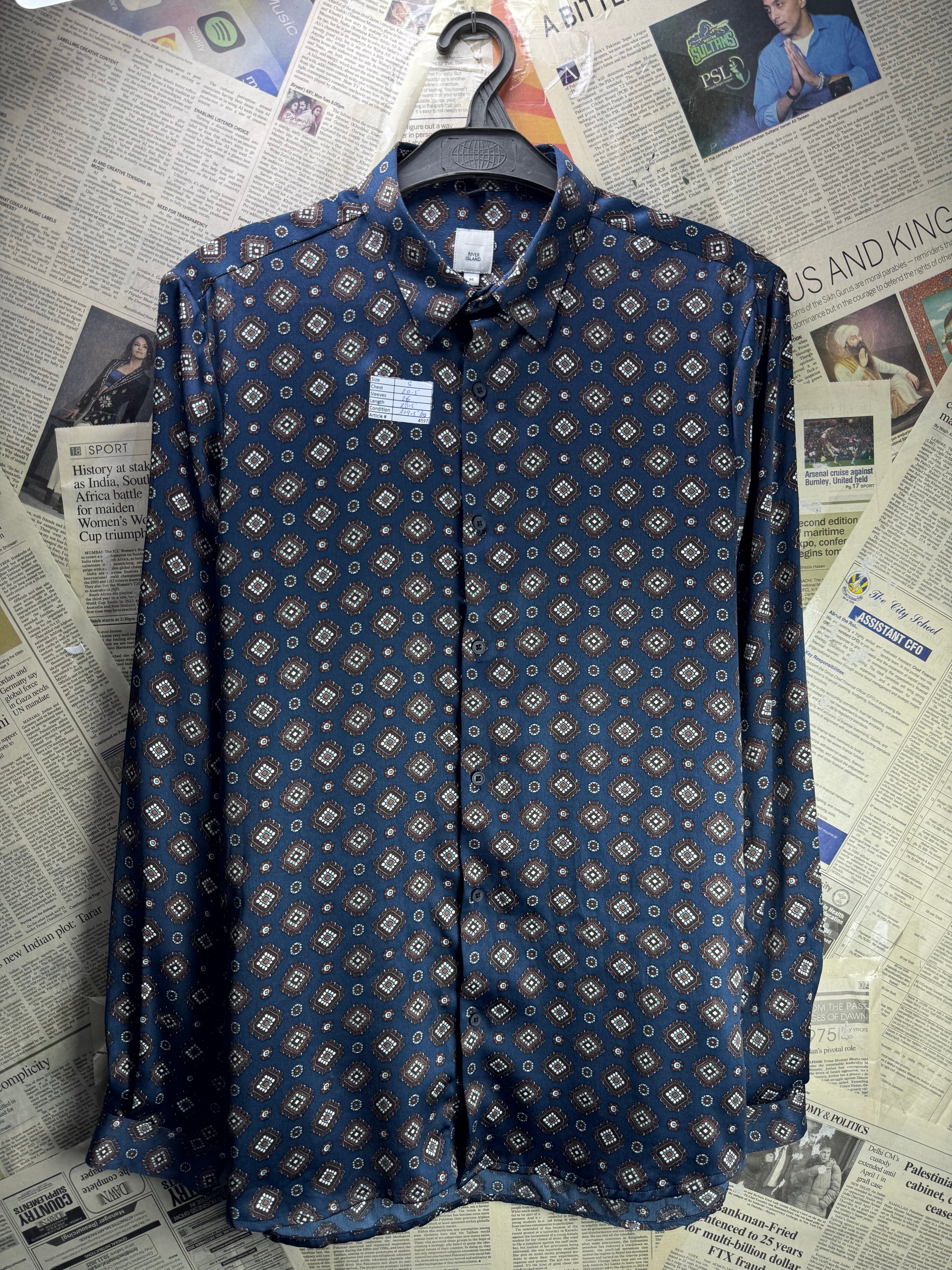 River Island® Small | Chest: 20.5" | Shirt | Polyester | 4597 - Genuine Maal