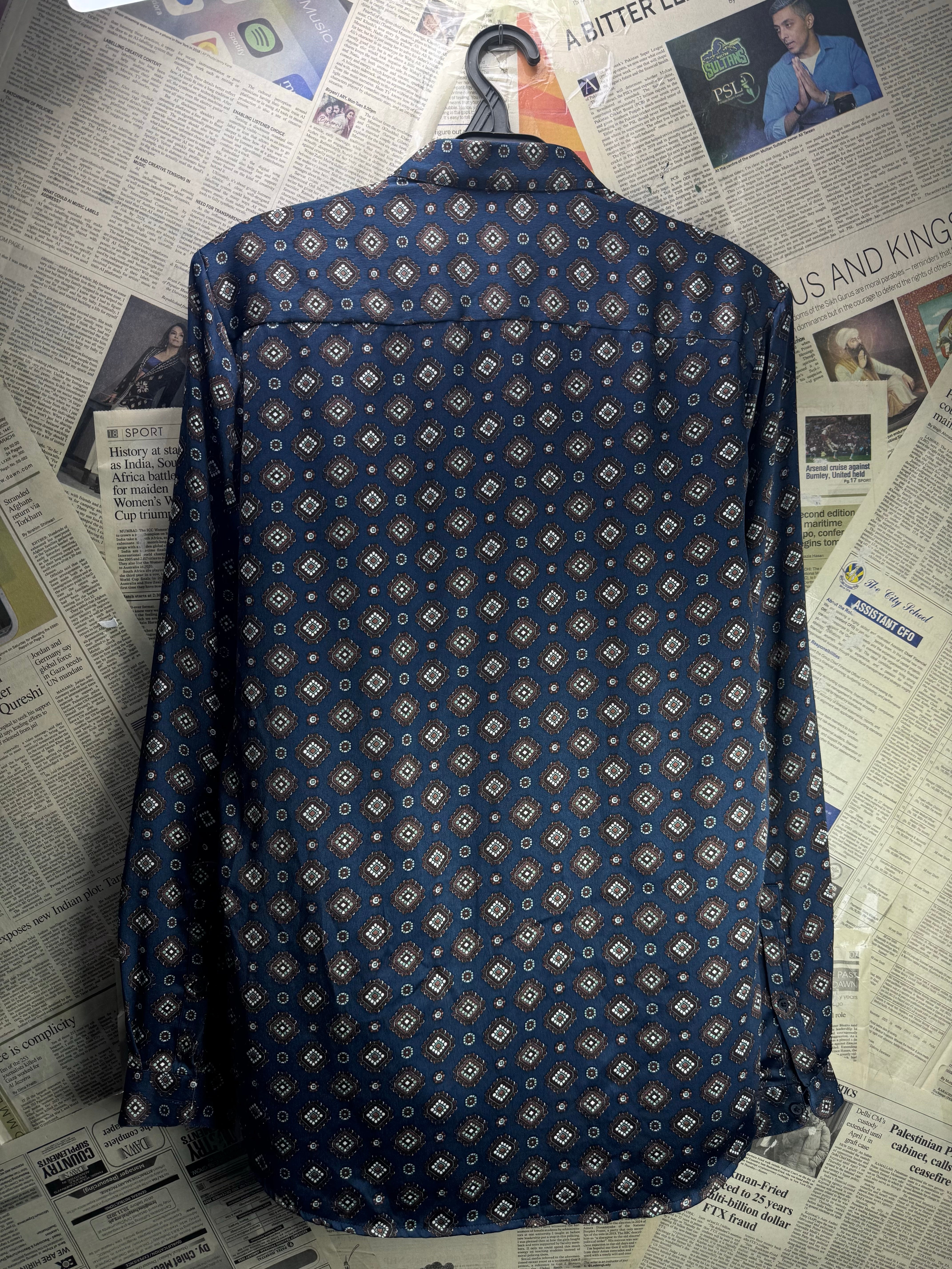 River Island® Small | Chest: 20.5" | Shirt | Polyester | 4597 - Genuine Maal