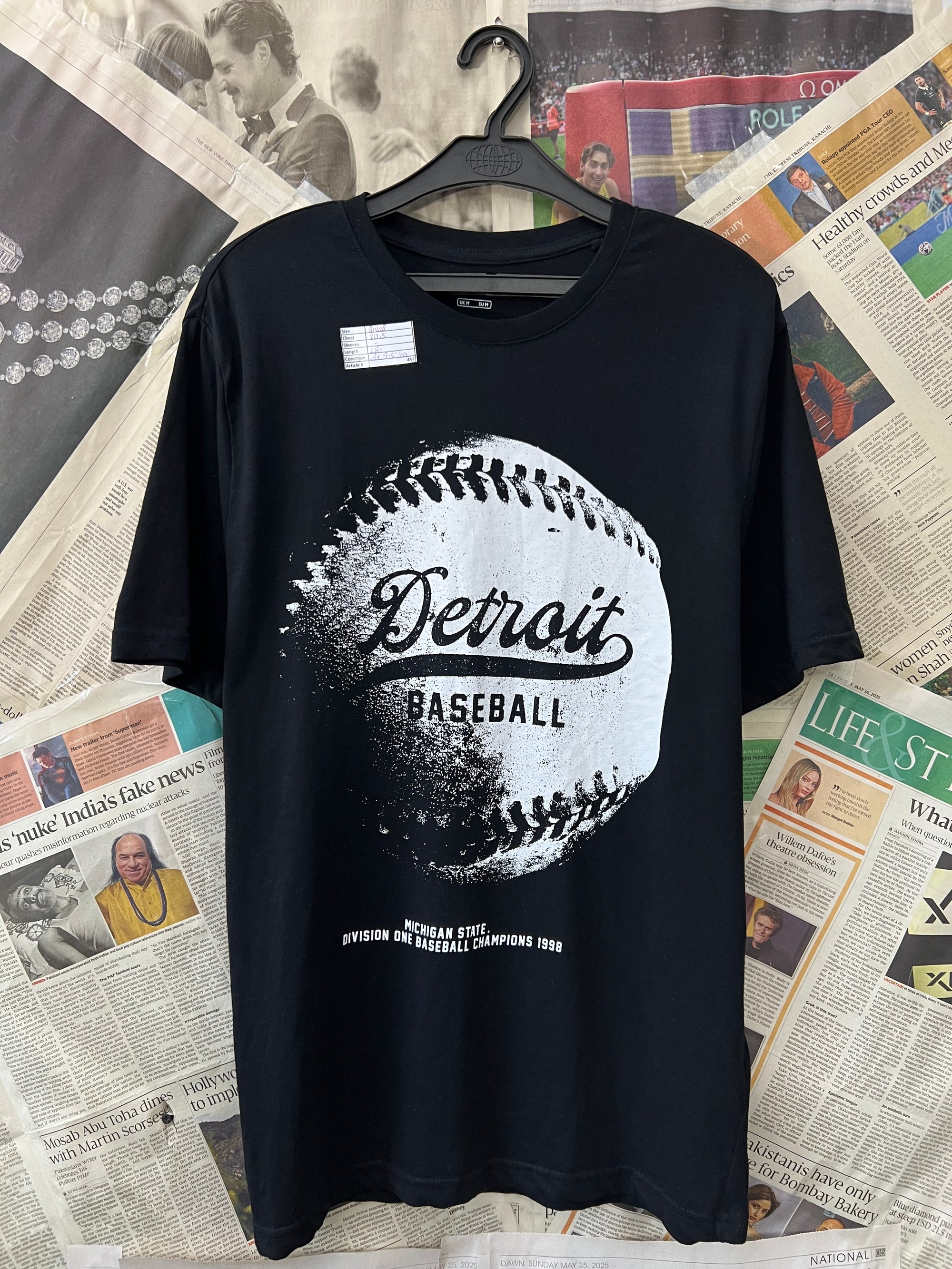 Detroit® Small | Chest: 20.5" | Black | T-Shirt | 457 - Genuine Maal