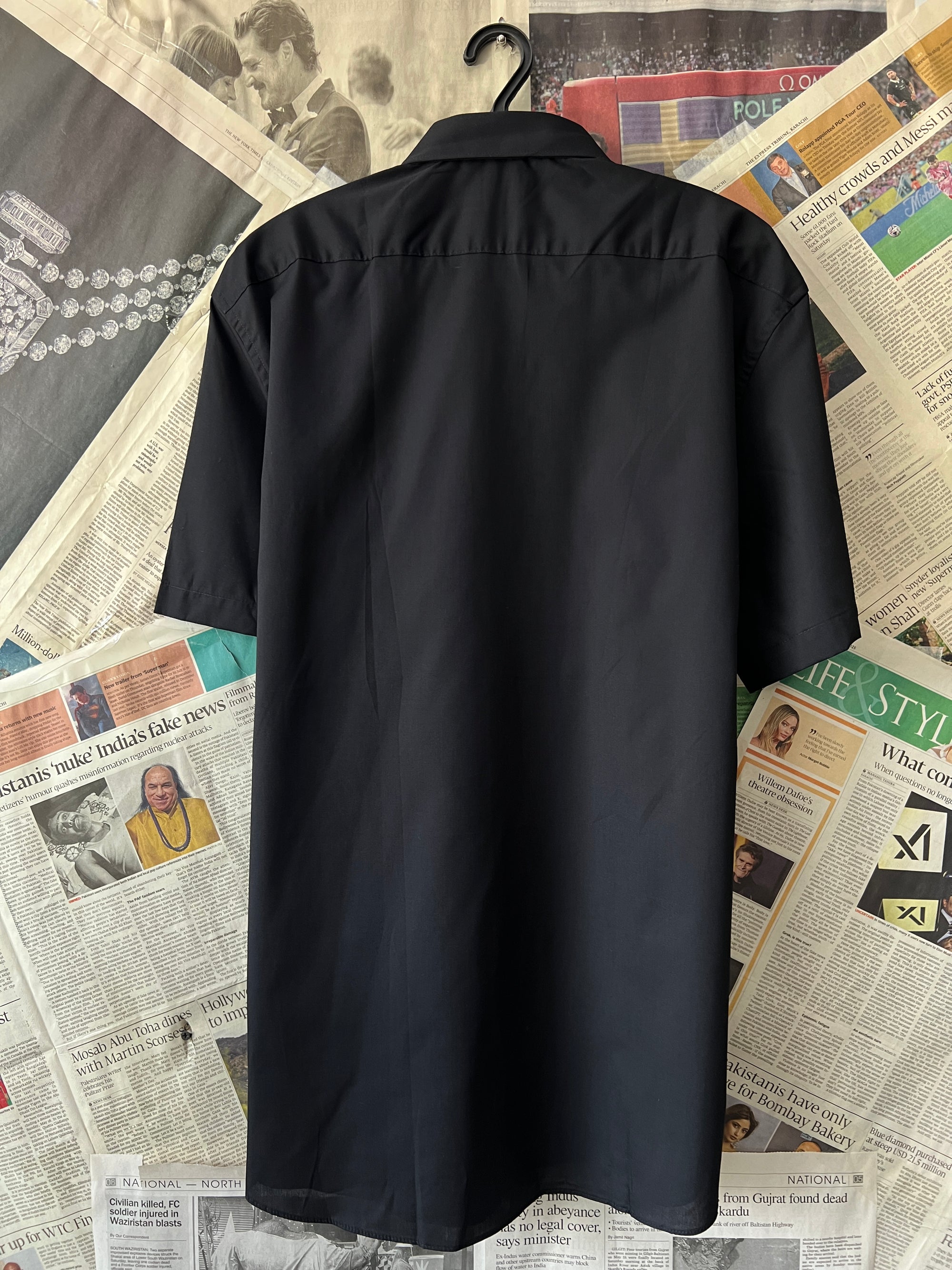 Taylor & Wright® Medium | Chest: 21.5" | Black | Shirt | 434 - Genuine Maal