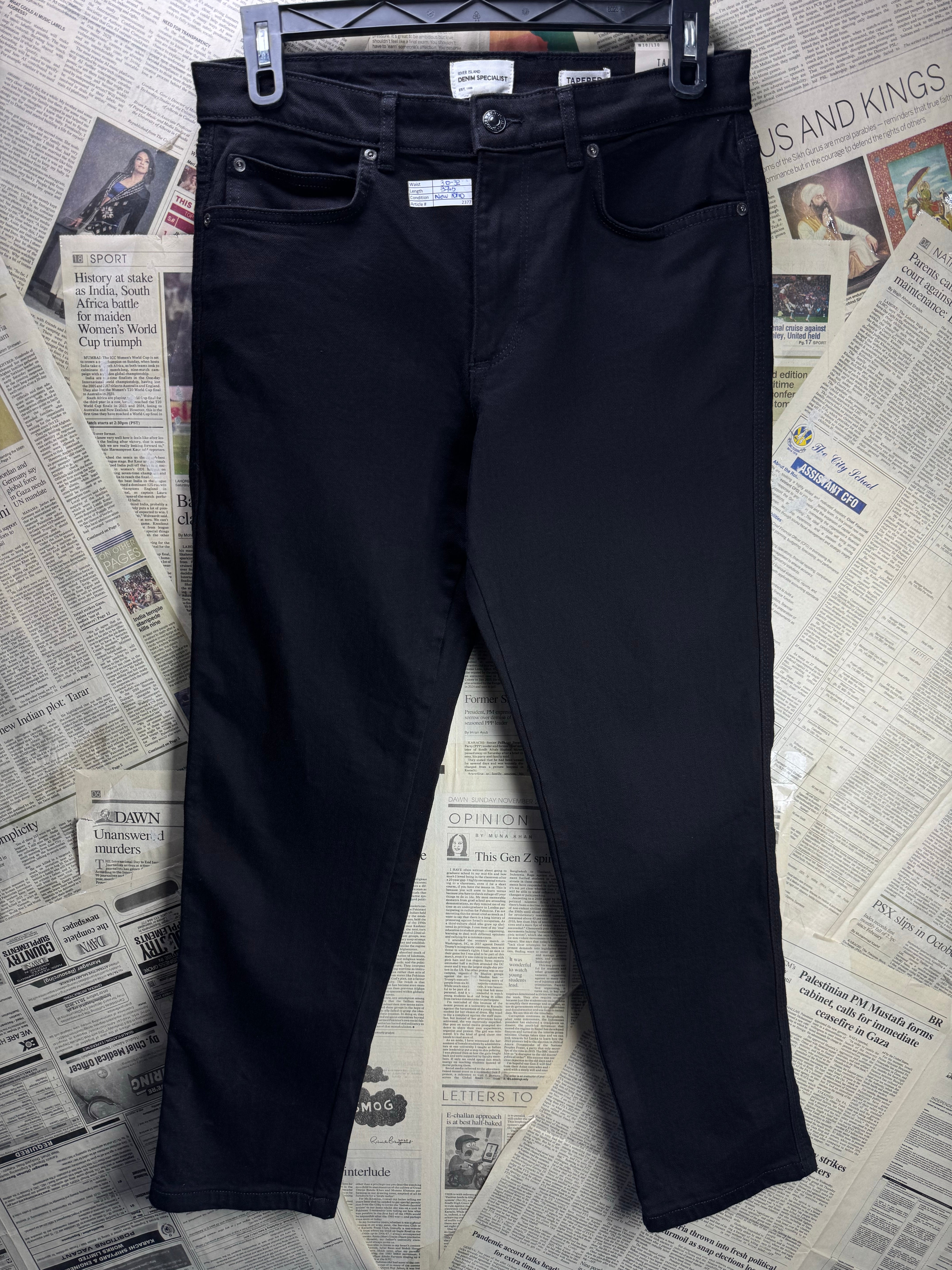 River Island® Waist: 30" to 32" | Black | Tapered Denim Pants | Cotton - Elastane | 2377 - Genuine Maal