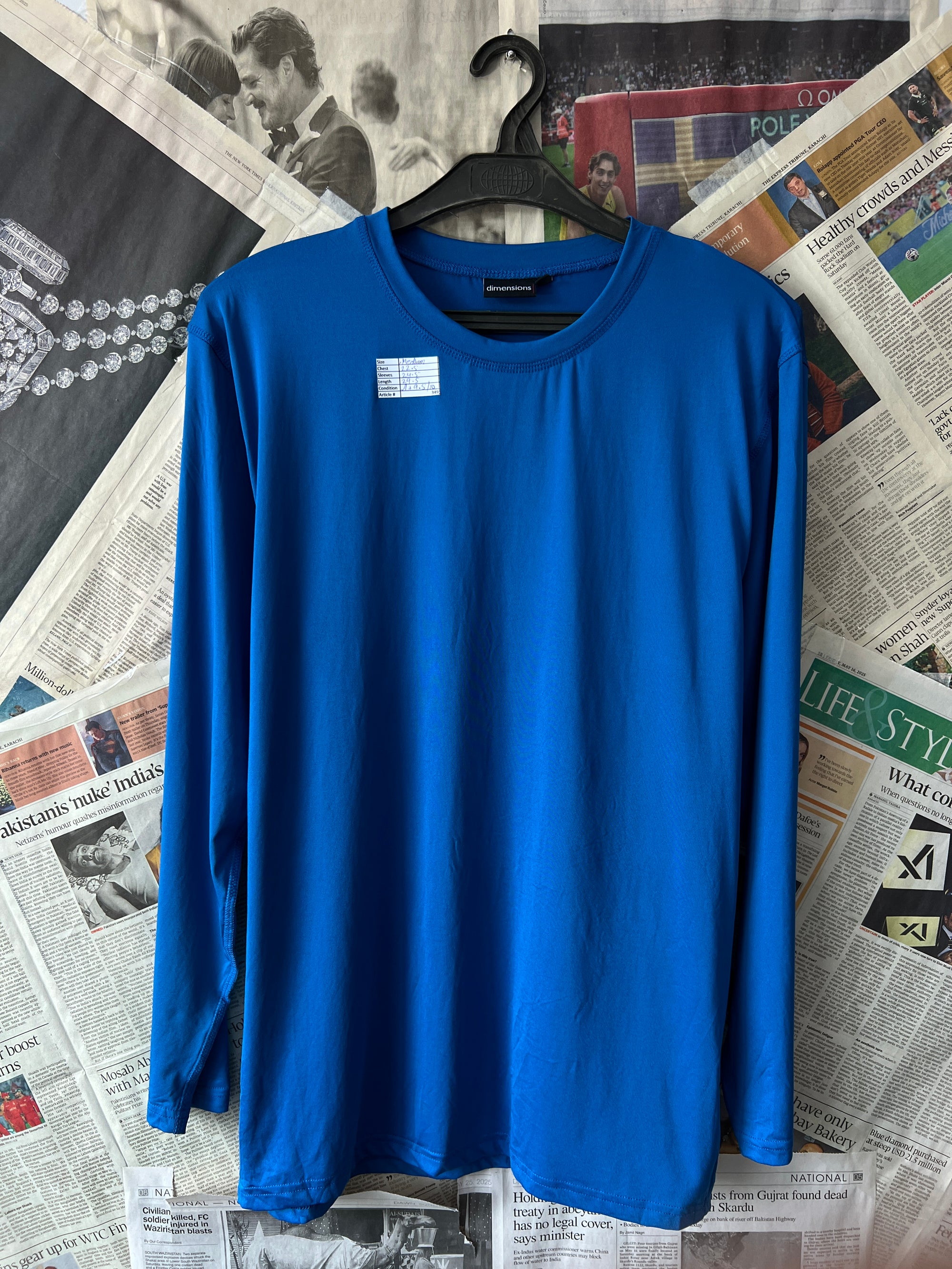 Dimensions® Medium | Chest: 22.5 | Royal Blue | Sweatshirt | 349 - Genuine Maal