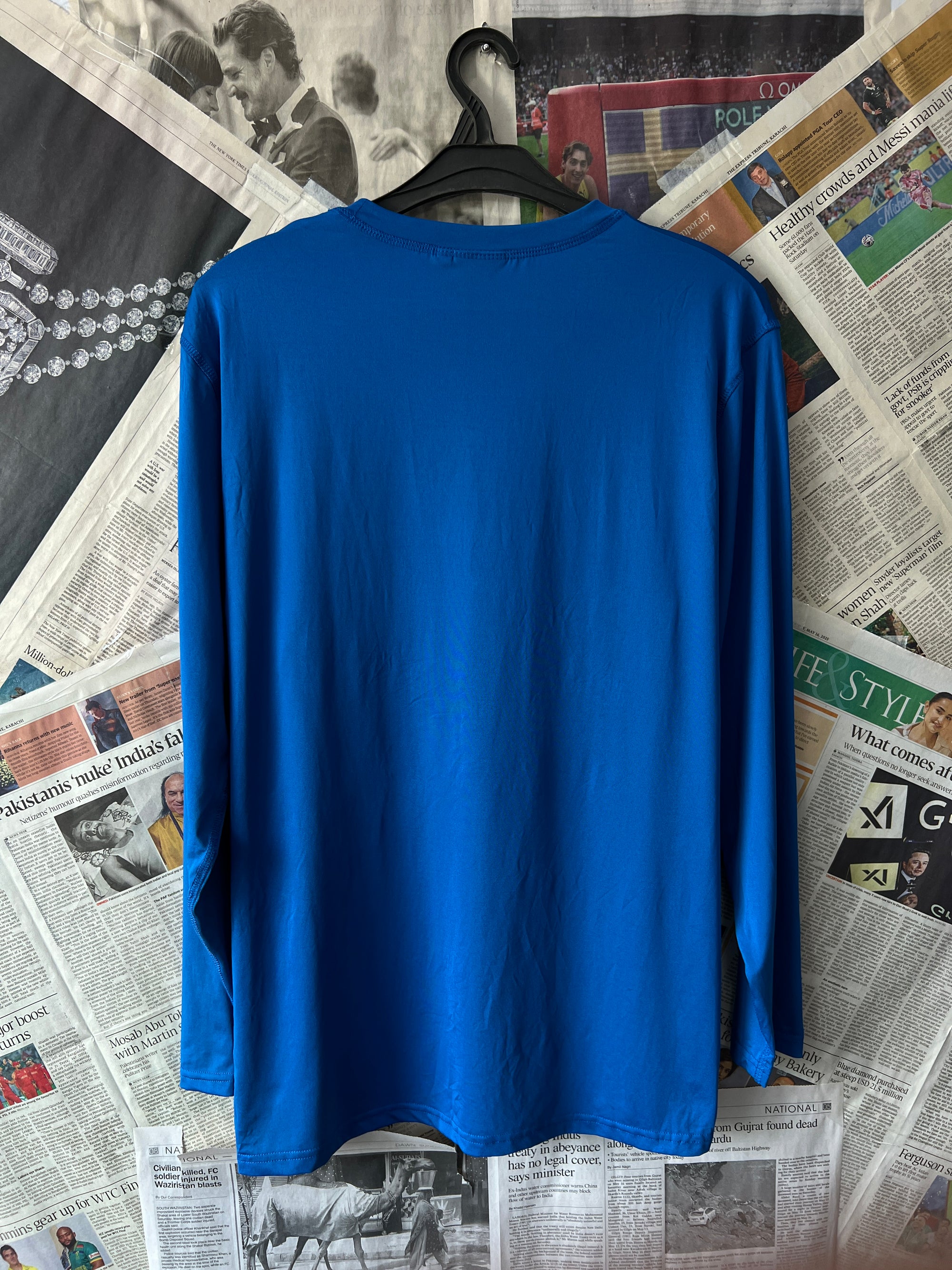 Dimensions® Medium | Chest: 22.5 | Royal Blue | Sweatshirt | 349 - Genuine Maal