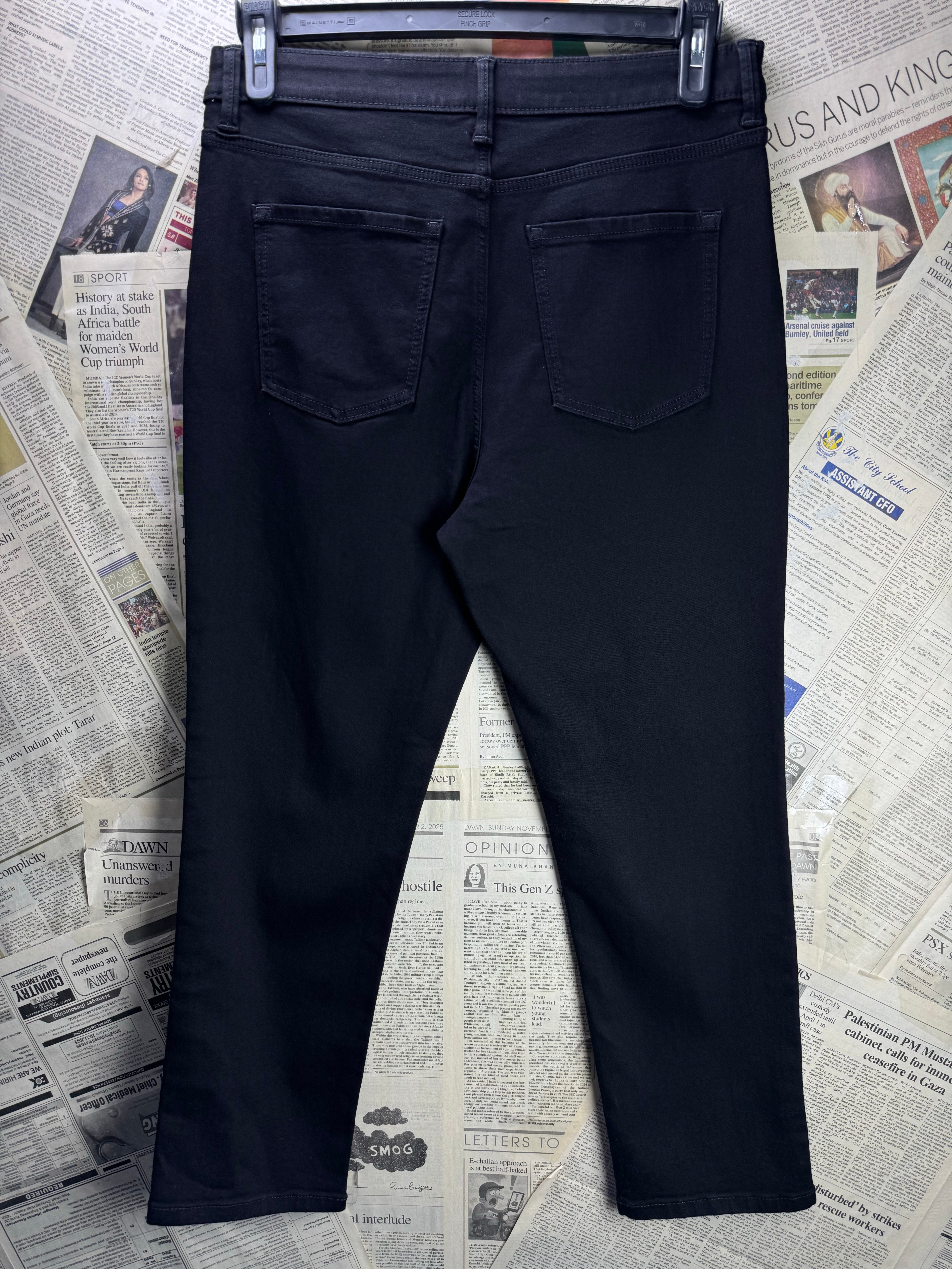 M&S® Waist: 30" to 32" | Black | Denim Pants | Short Length | Cotton - Poly - Elastane | 2367 - Genuine Maal