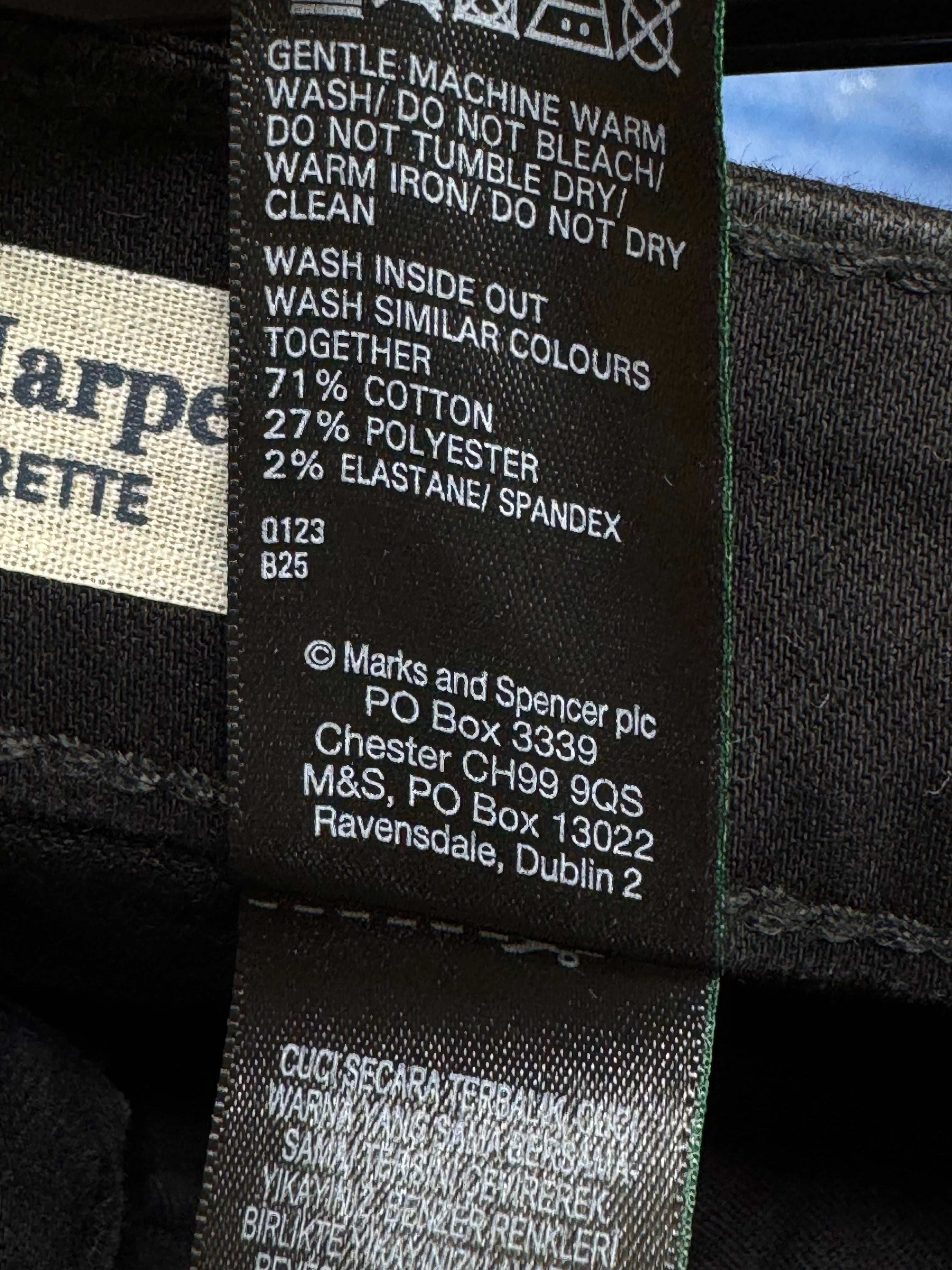 M&S® Waist: 30" to 32" | Black | Denim Pants | Short Length | Cotton - Poly - Elastane | 2367 - Genuine Maal