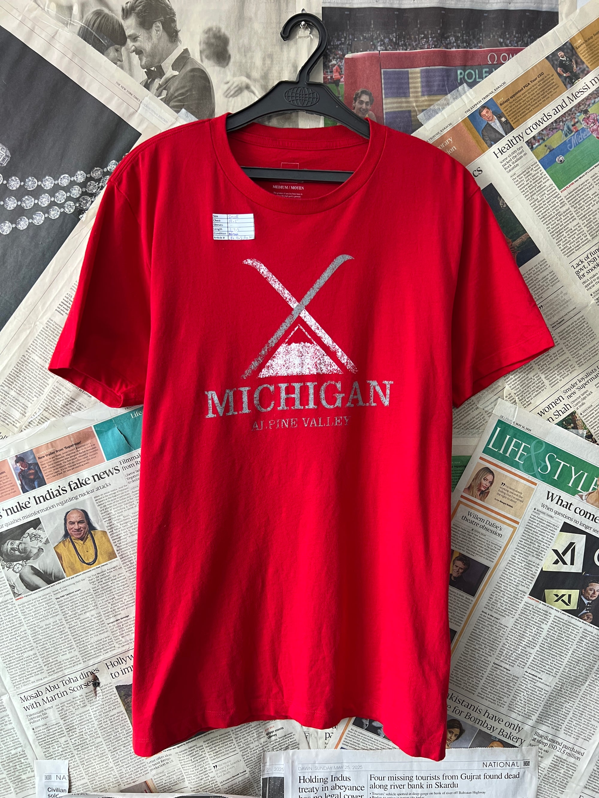 GAP® Small | Chest: 19.5" | Red | T-Shirt | 361 - Genuine Maal