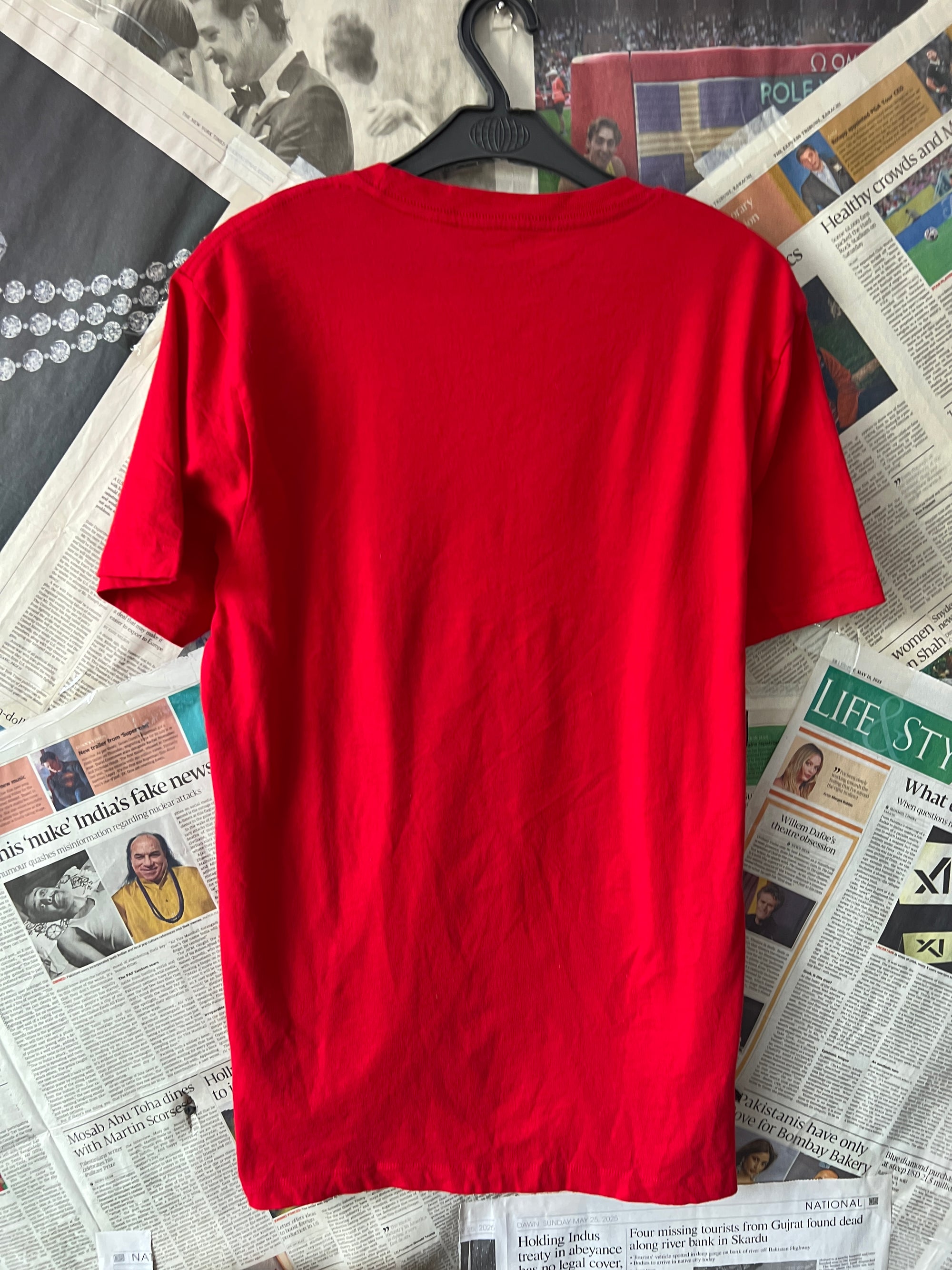 GAP® Small | Chest: 19.5" | Red | T-Shirt | 361 - Genuine Maal