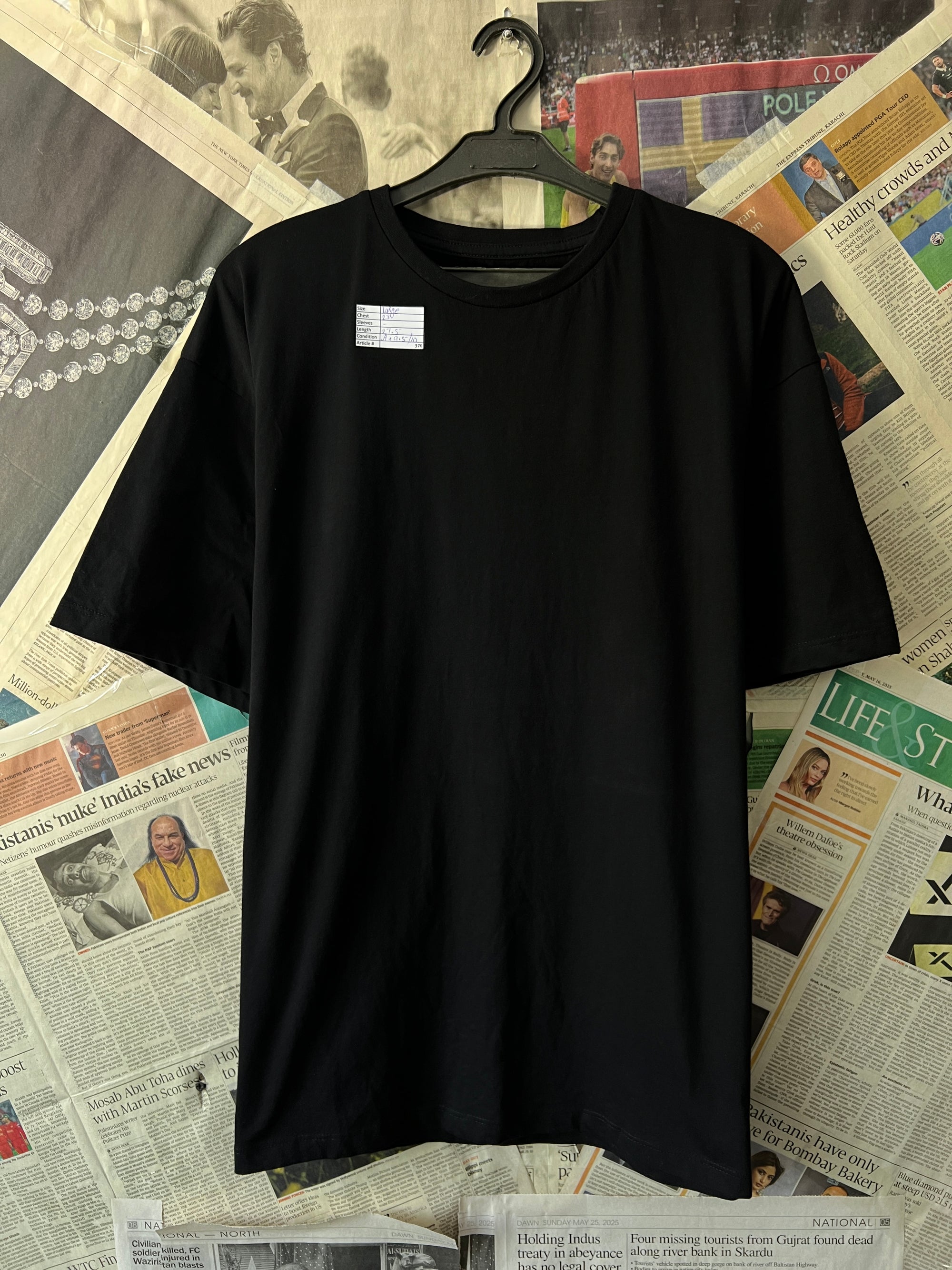Breakout® Large | Chest: 23" | Black | T-Shirt | 376 - Genuine Maal