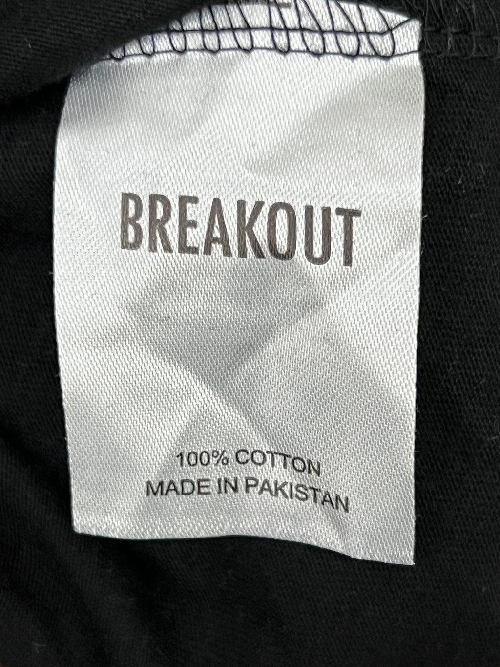 Breakout® Large | Chest: 23" | Black | T-Shirt | 376 - Genuine Maal