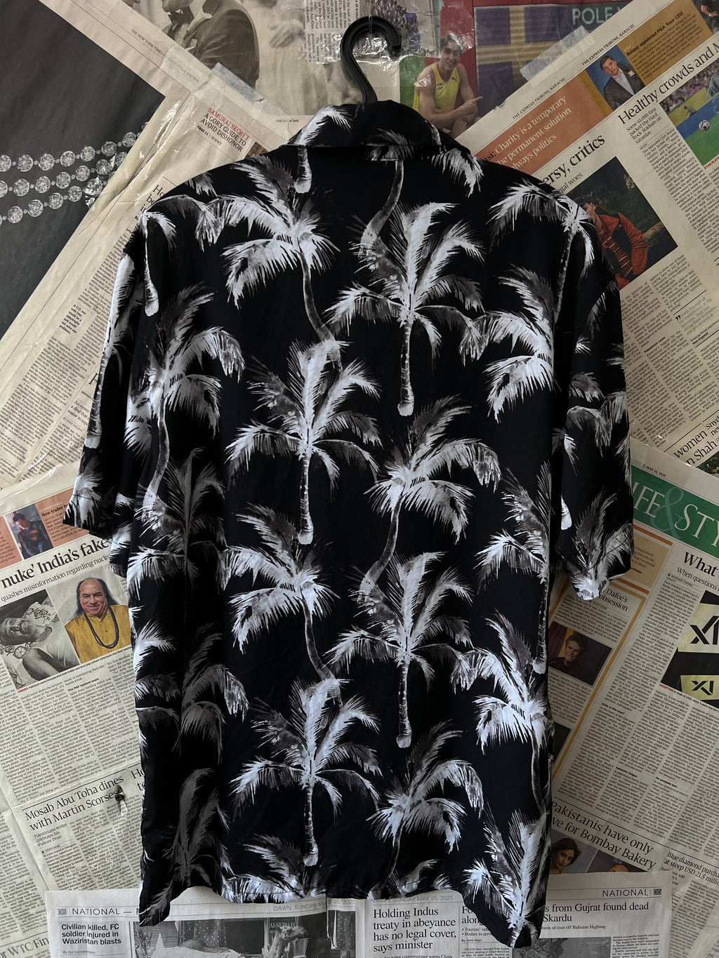 H&M® Small | Chest: 21" | Black | Huawei | 637 - Genuine Maal