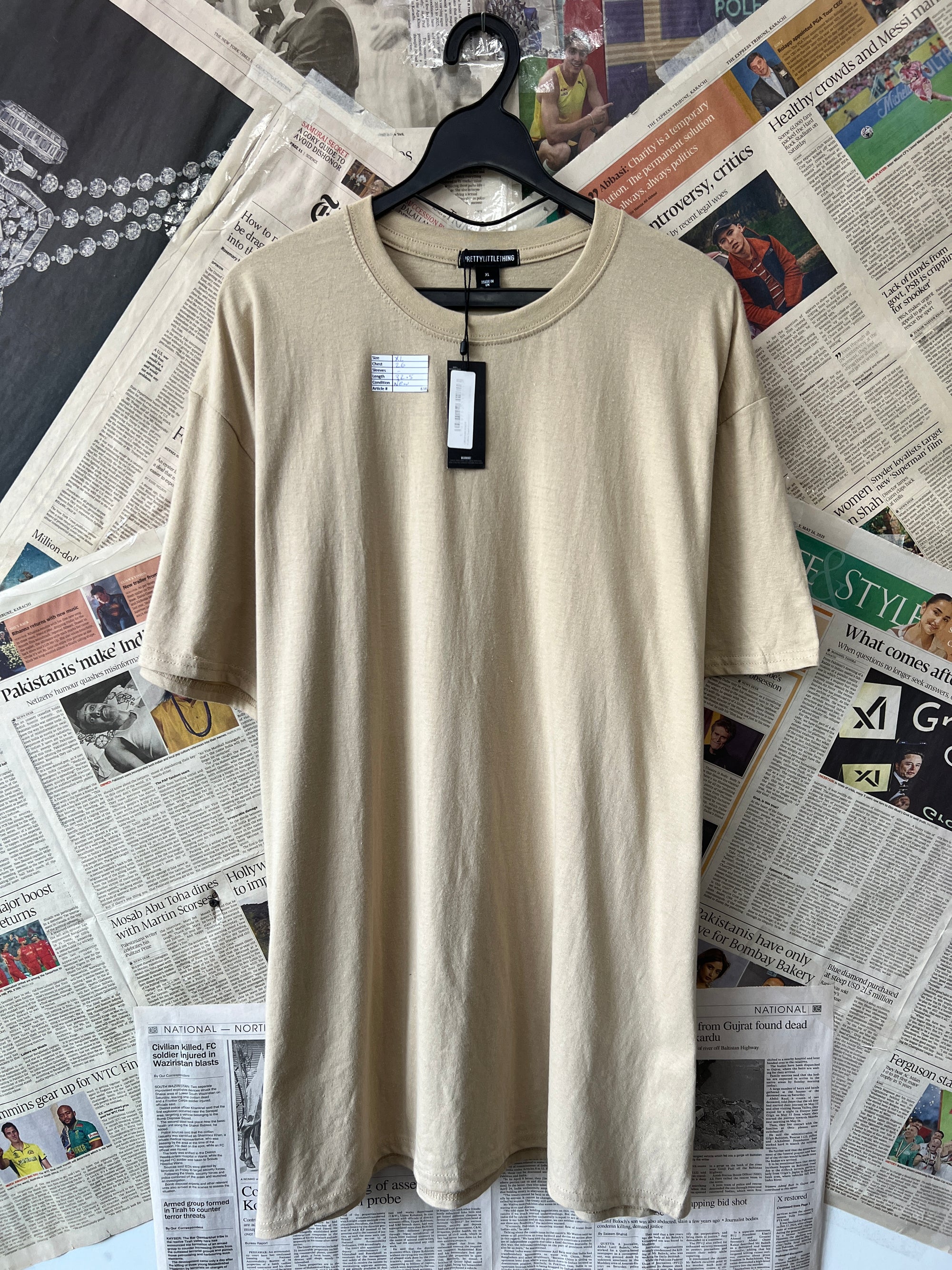 Pretty Little Thing® XL | Chest: 26" | Sand | T-Shirt | 638 - Genuine Maal