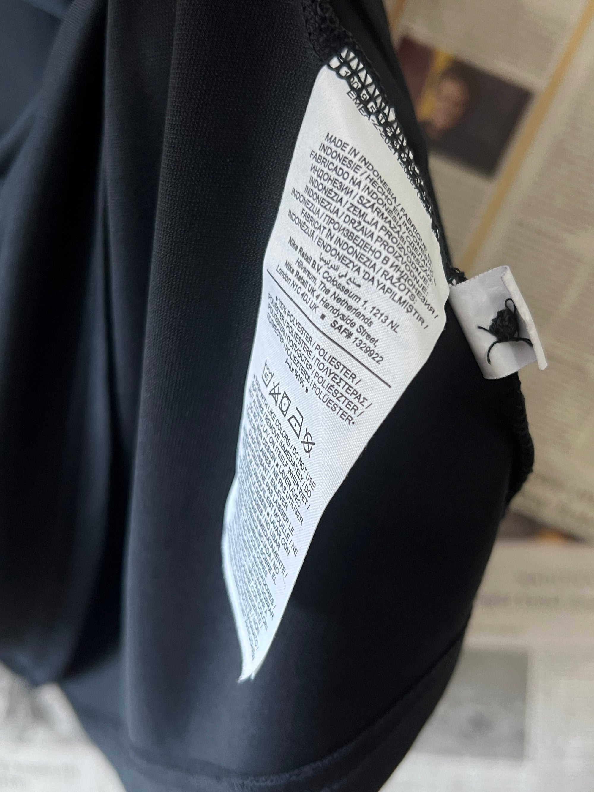 N*ke® Medium | Chest: 21.5 | Black | Polo | 368 - Genuine Maal