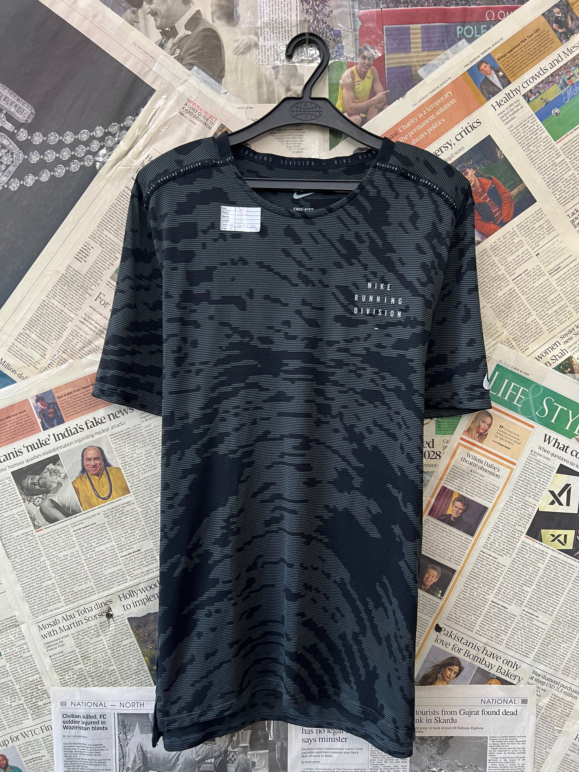 N*ke® Small | Chest: 20.5" | Black | T-Shirt | 365 - Genuine Maal