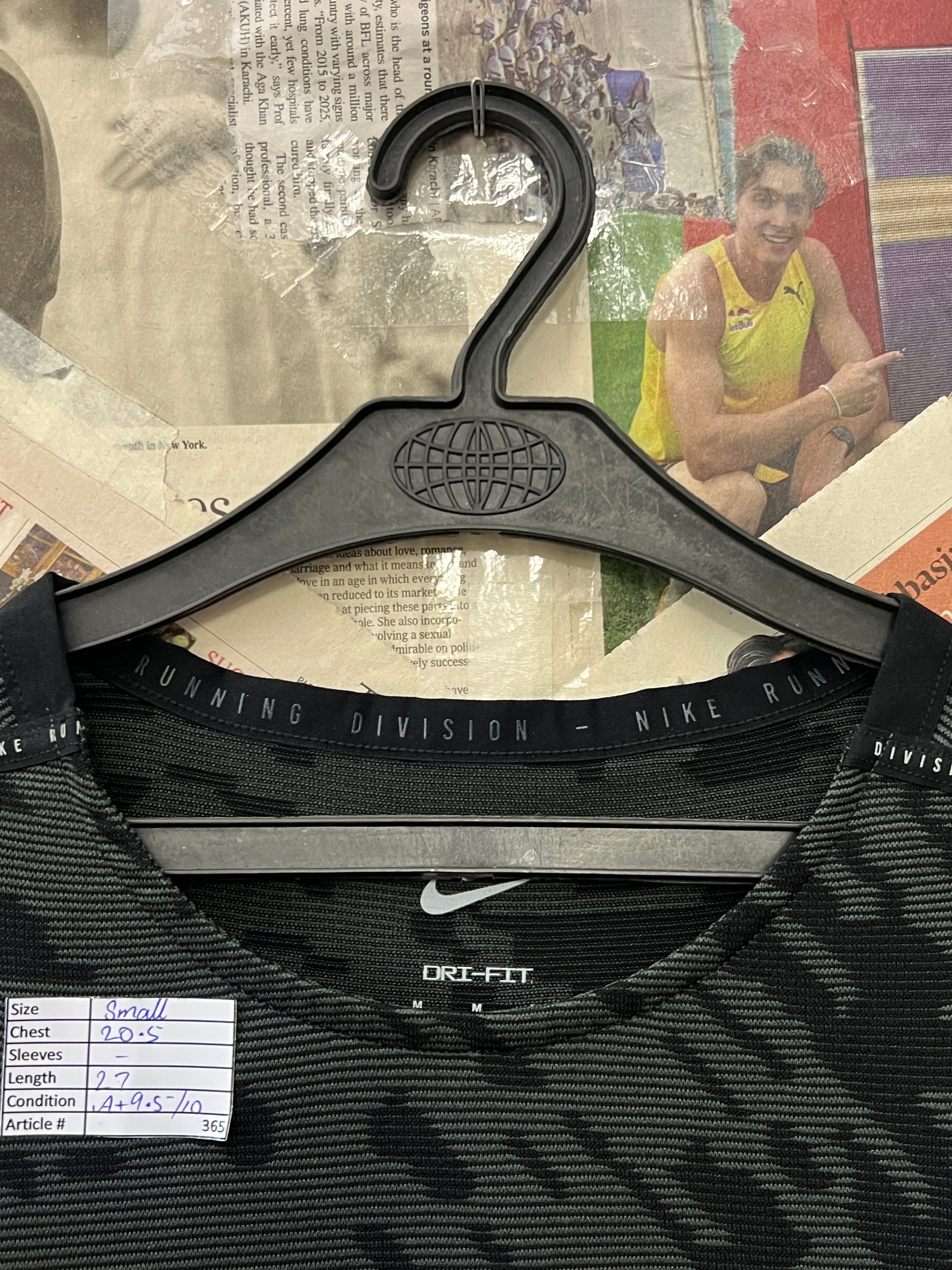 N*ke® Small | Chest: 20.5" | Black | T-Shirt | 365 - Genuine Maal