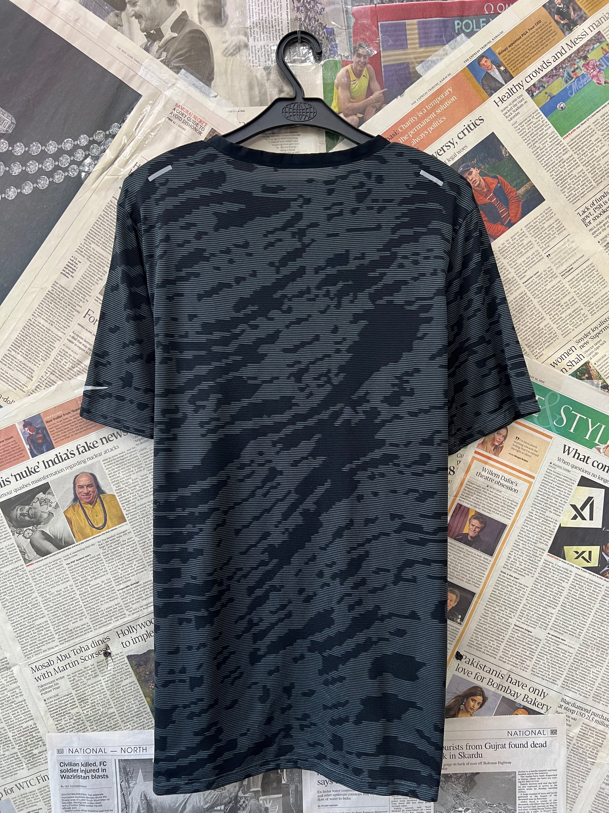 N*ke® Small | Chest: 20.5" | Black | T-Shirt | 365 - Genuine Maal