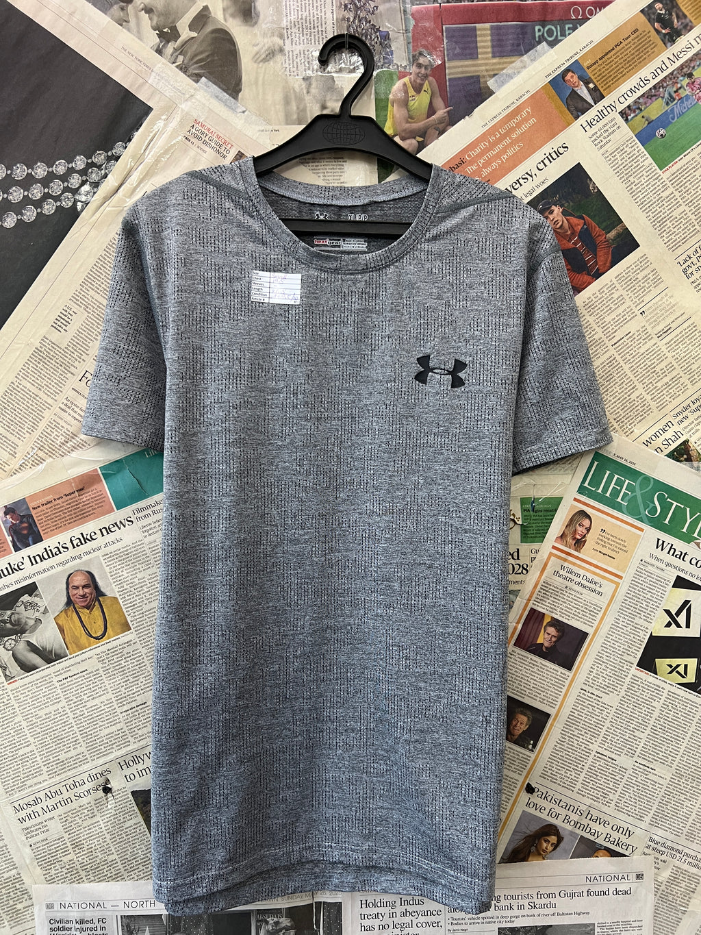 Under Armour® Small | Chest: 19.5" | Grey | T-Shirt | 402 - Genuine Maal