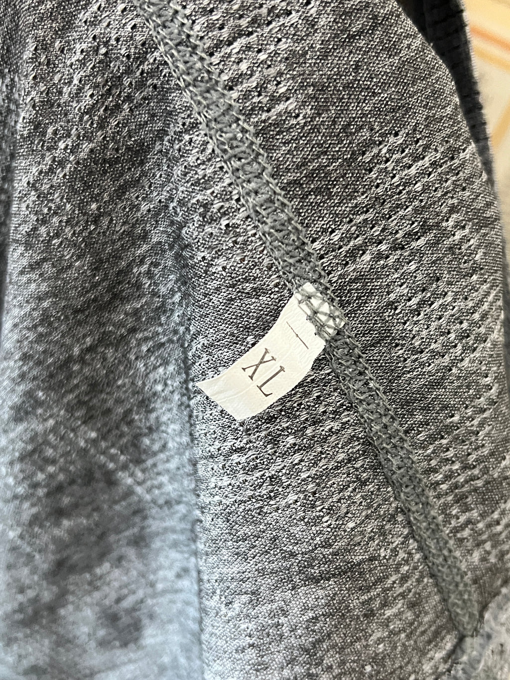 Under Armour® Small | Chest: 19.5" | Grey | T-Shirt | 402 - Genuine Maal