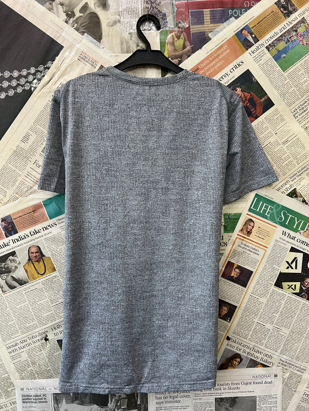 Under Armour® Small | Chest: 19.5" | Grey | T-Shirt | 402 - Genuine Maal