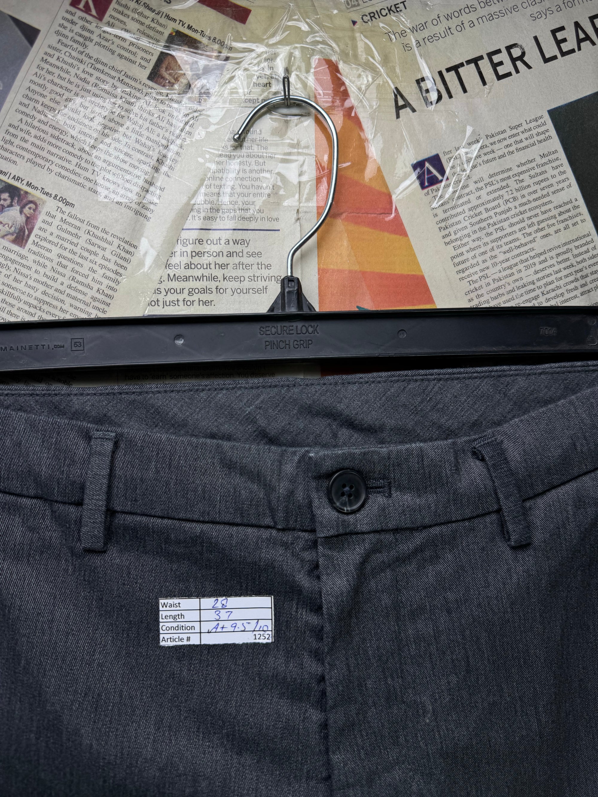 Uniqlo® Waist: 28" | Charcoal Grey | Chino Pants | Cotton - Poly - Spandex | 1252 - Genuine Maal