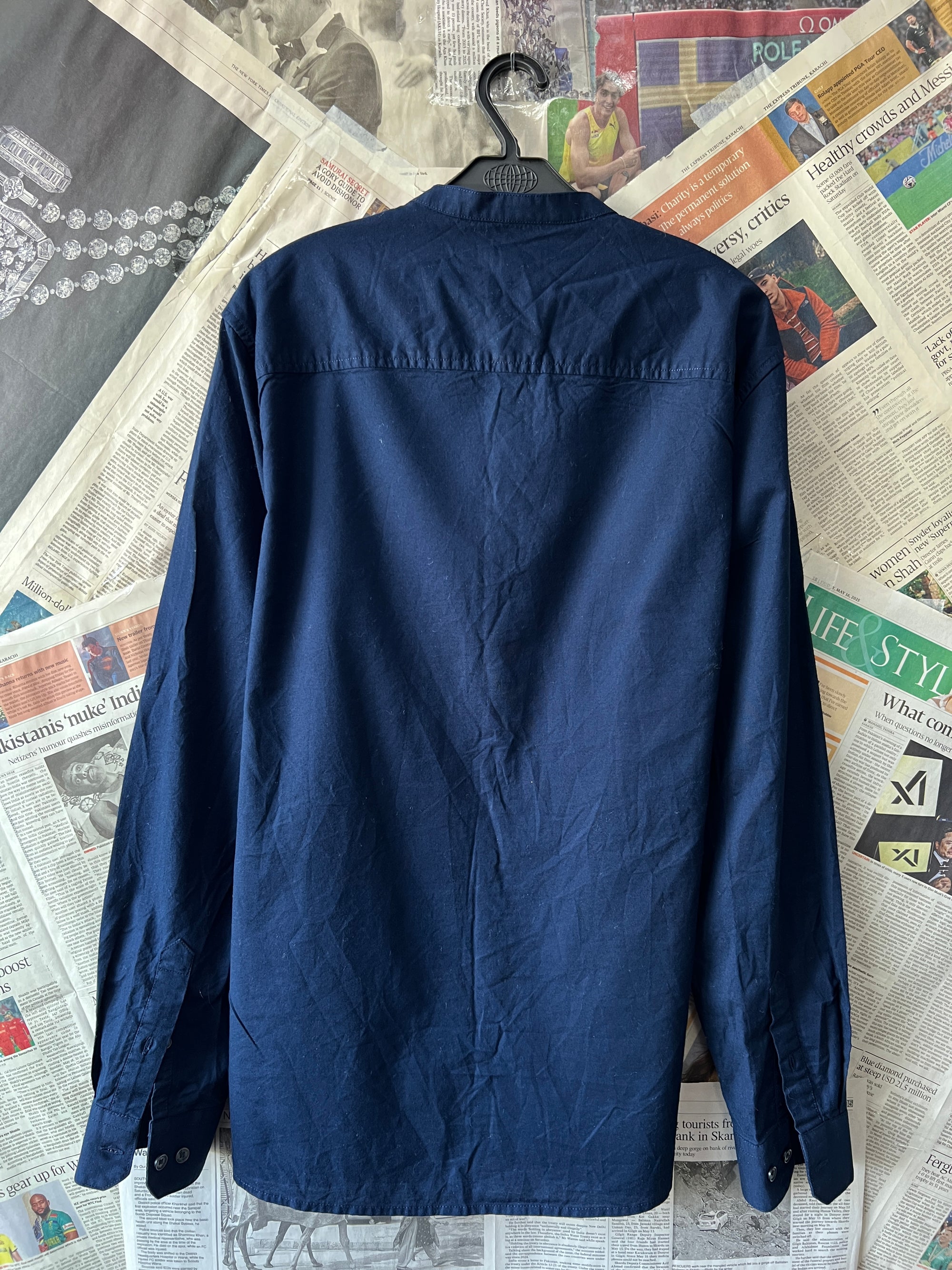 Burton® Medium | Chest: 22.5 | Navy Blue | Shirt | 424 - Genuine Maal
