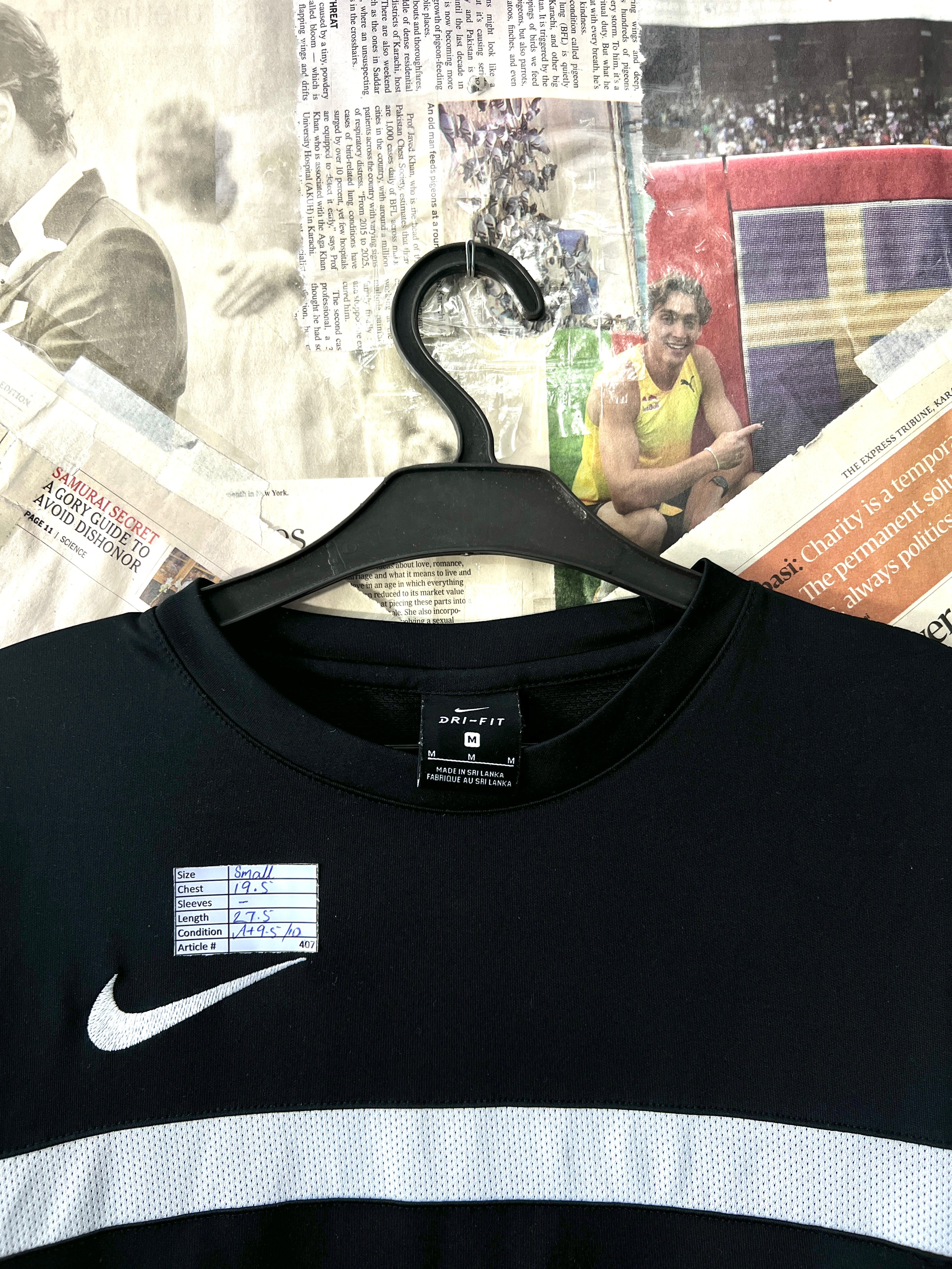N*ke® Small | Chest: 19.5" | Black | T-Shirt | 407 - Genuine Maal