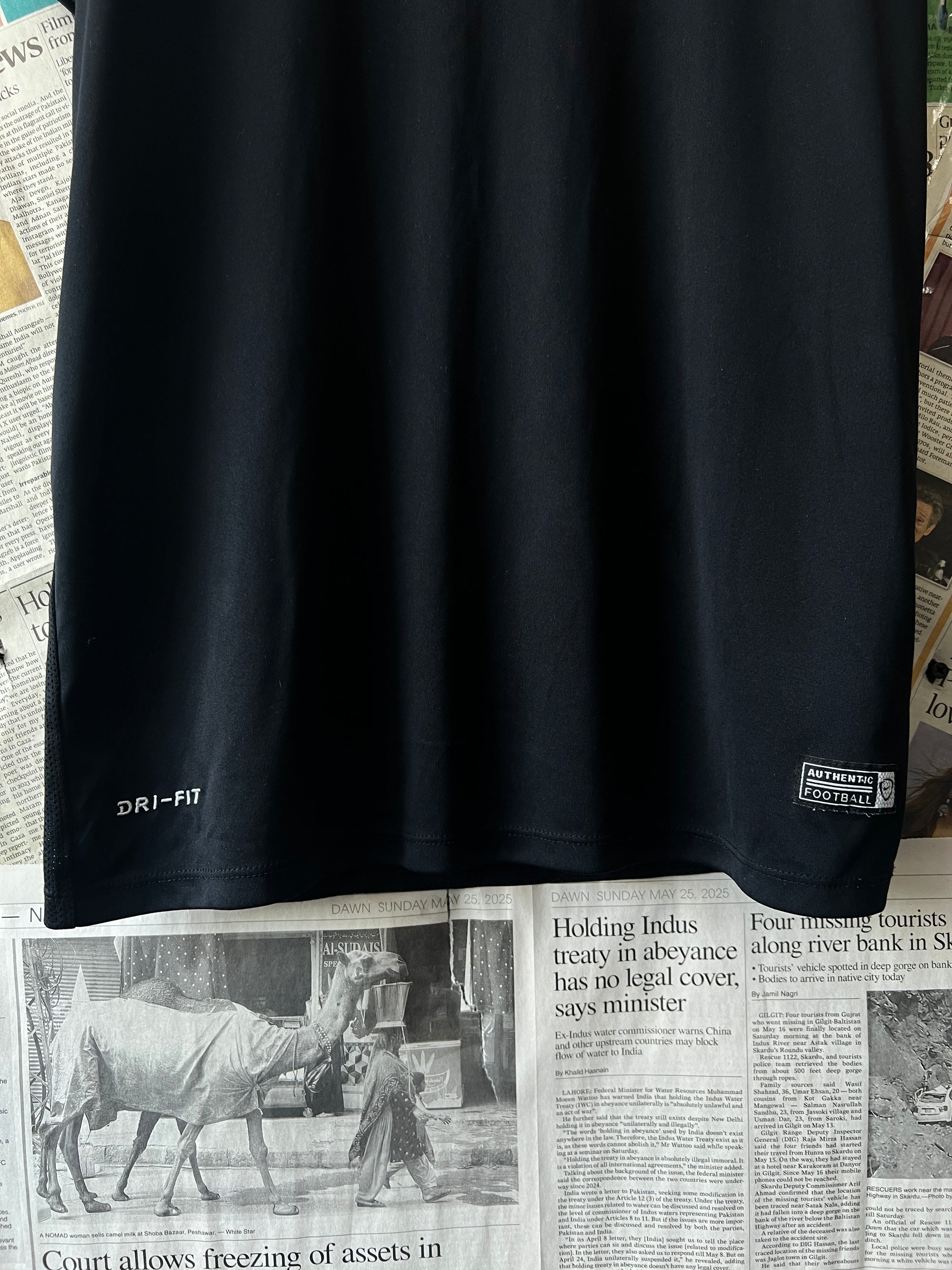 N*ke® Small | Chest: 19.5" | Black | T-Shirt | 407 - Genuine Maal