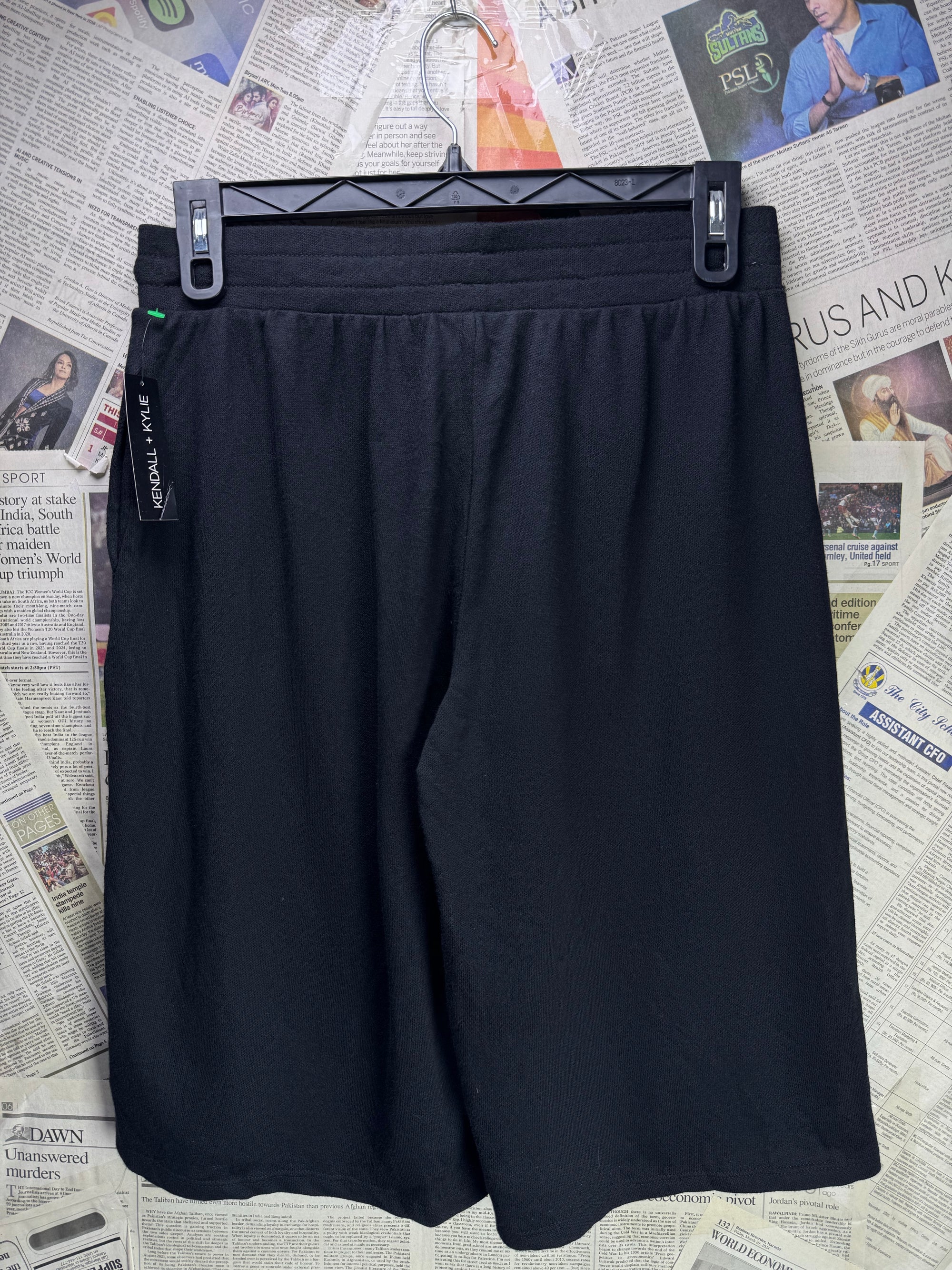 Women - Kendall & Kylie® Waist: 32" | Black | Shorts | Cotton - Poly | 1245 - Genuine Maal