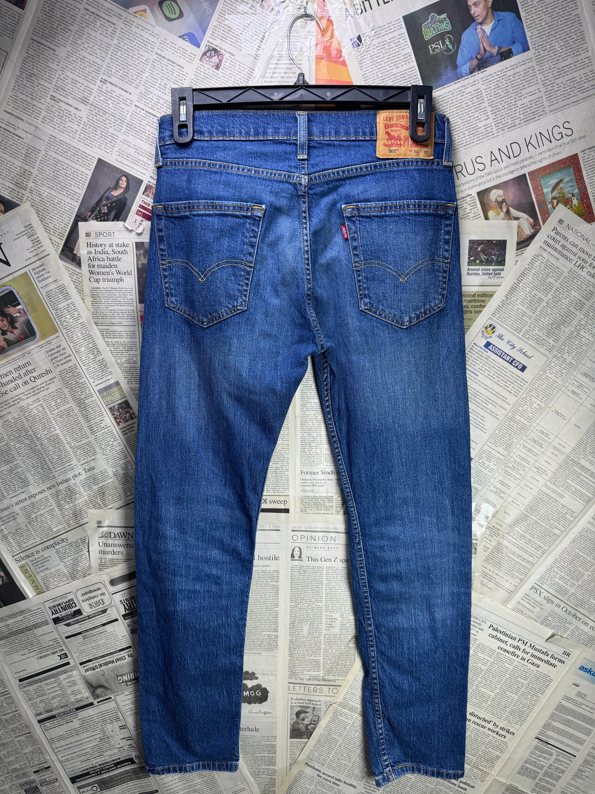 L*vi's® Waist: 30" to 32" | Blue | 502 Denim Pants | Cotton - Elastane | 1246 - Genuine Maal