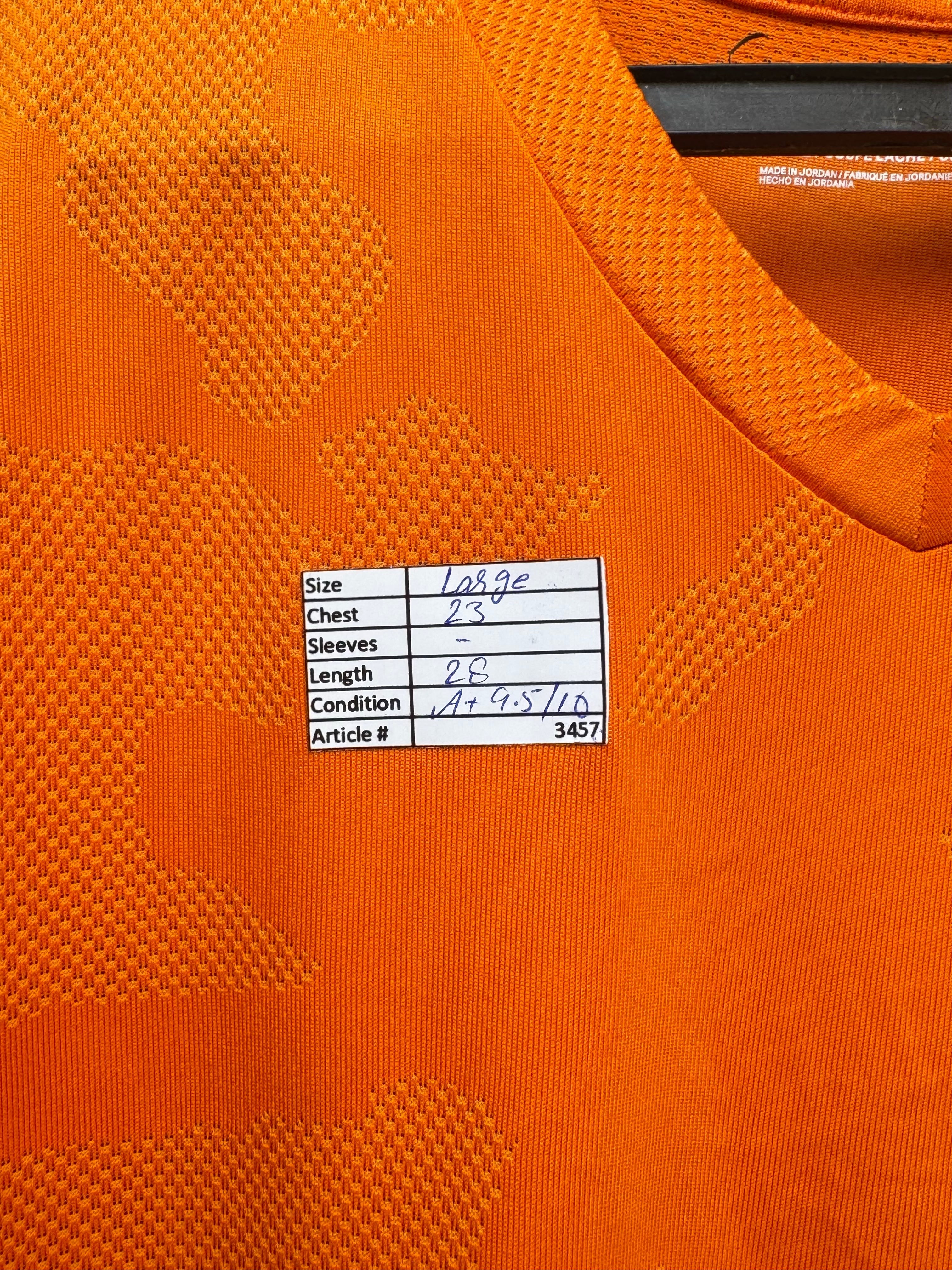 Under Armo*r® Large | Chest: 23" | Burnt Orange | Sports T-Shirt | 3457 - Genuine Maal