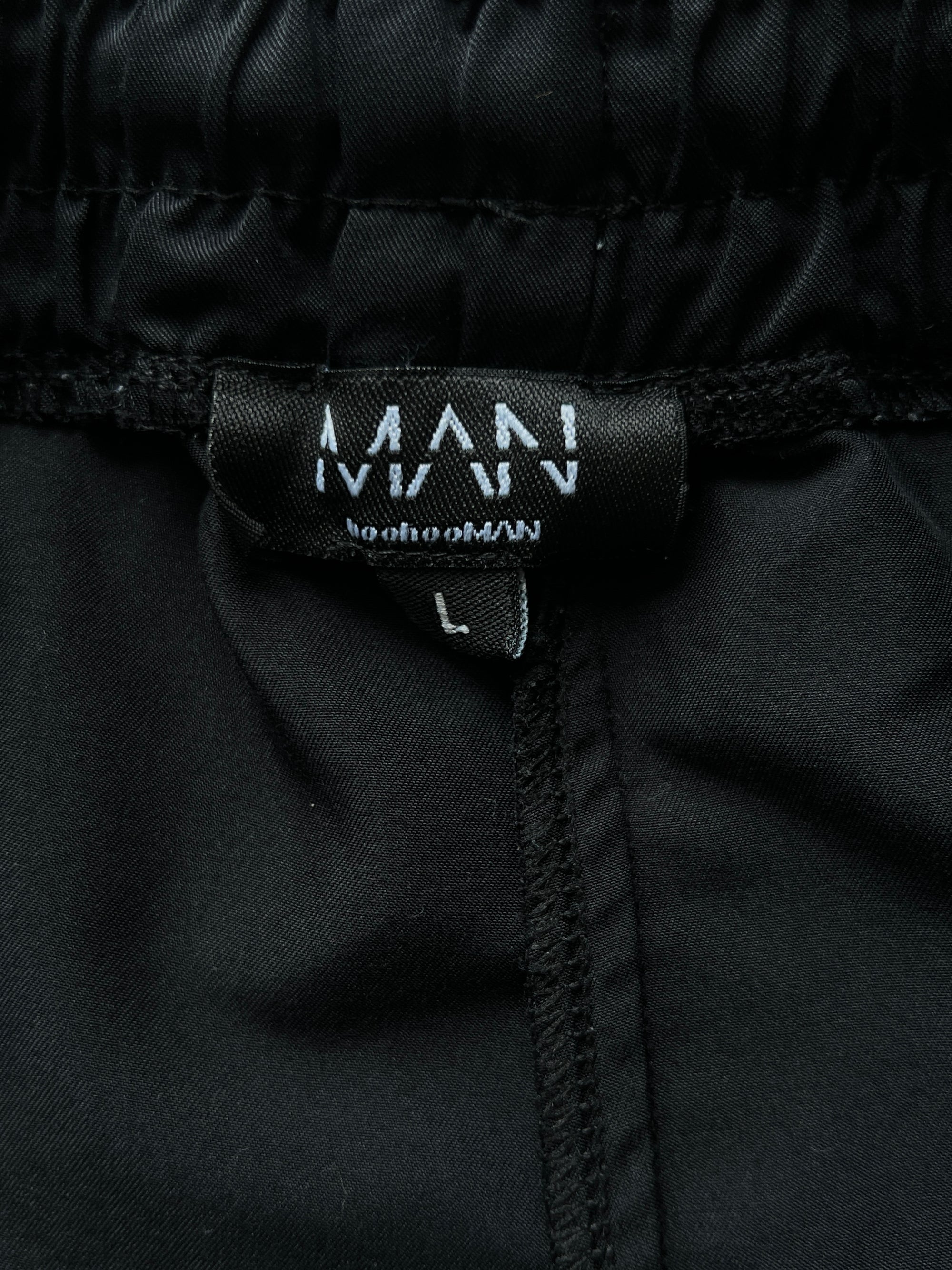 MAN® Waist: 30" to 32" | Black | Cargo Trouser | 1026 - Genuine Maal