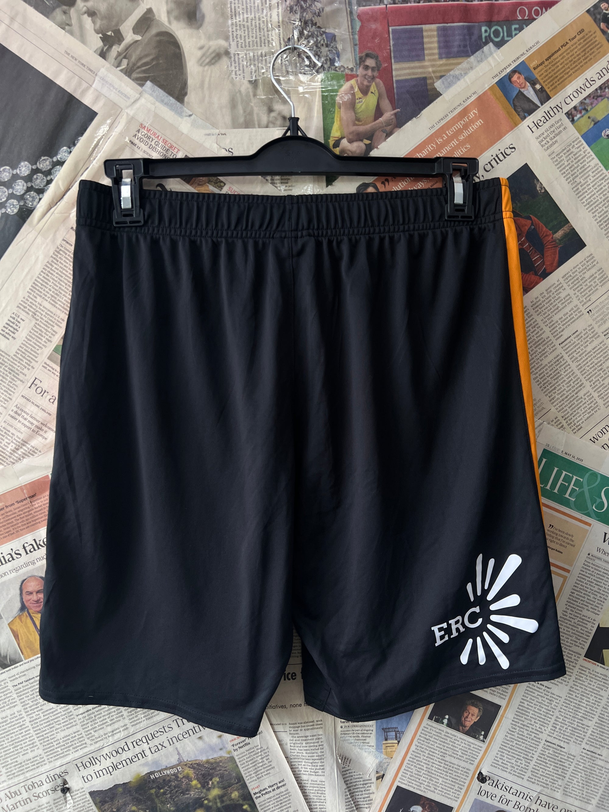 Umbro® Waist: 32" to 34" | Black | Shorts | 899 - Genuine Maal