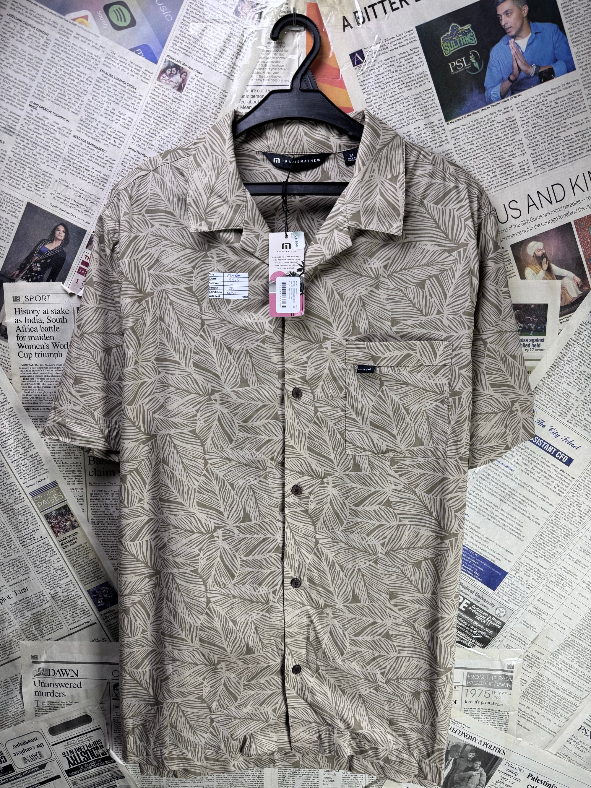 Travismathew® Medium | Chest: 22.5" | Camp shirt | Lyocell - Cotton | 3280 - Genuine Maal