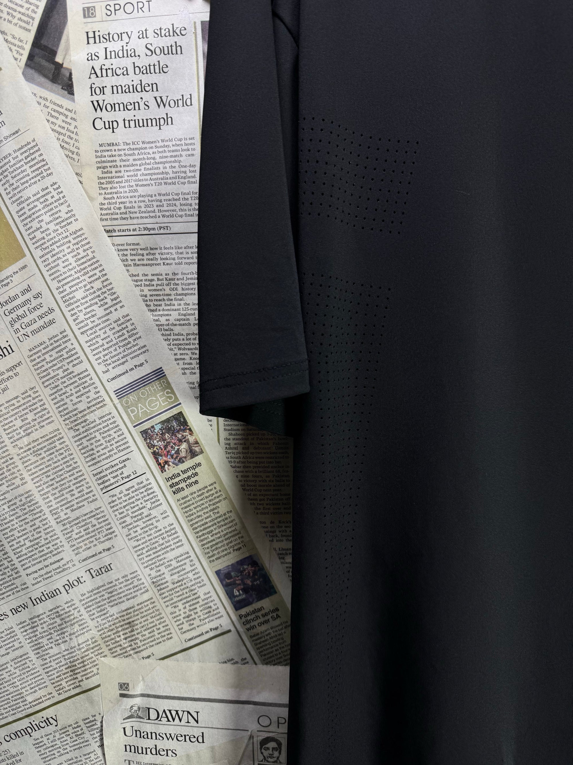 Man® XL | Chest: 26" | Black | Gym T-Shirt | Poly - Elastane | 3627 - Genuine Maal