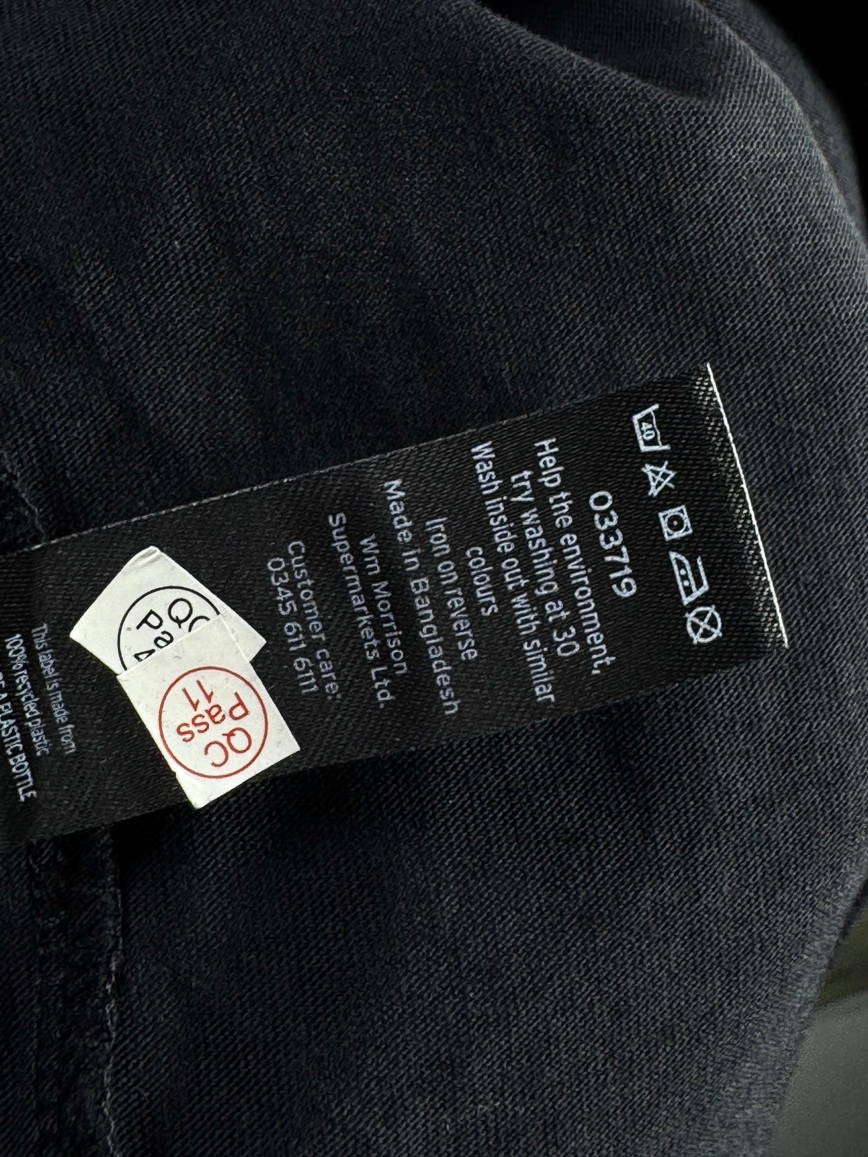 Nutmeg® Large | Chest: 23.5" | Black | T-Shirt | Cotton | 4423 - Genuine Maal