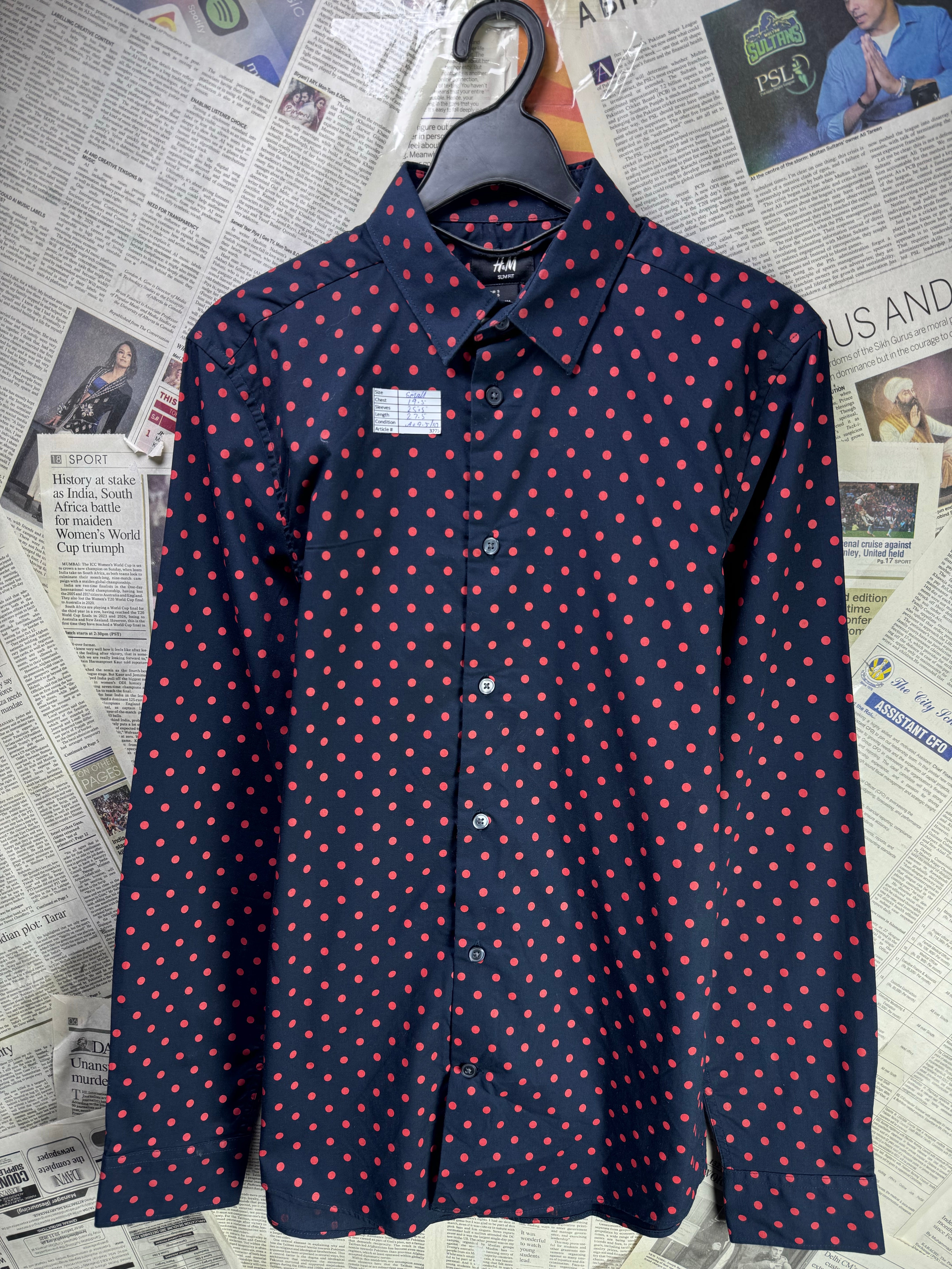 H&M® Small | Chest: 19.5" | Navy Blue And Red Polka Dots | Shirt | Cotton - Poly | 3275 - Genuine Maal