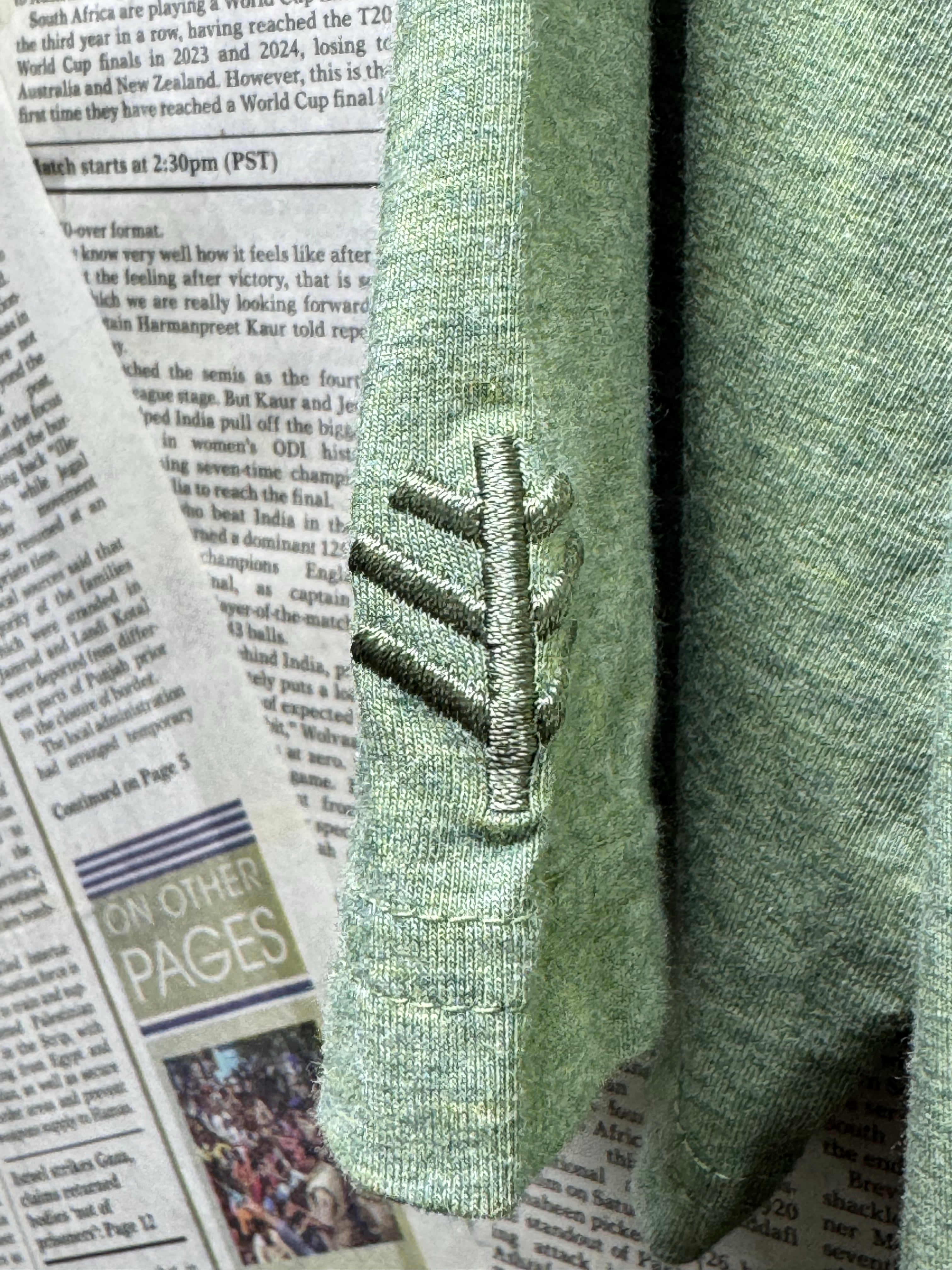 Coolibar® Medium | Chest: 21.5" | Moss Green | T-Shirt | Cotton - Viscose - Elastane | 3300 - Genuine Maal