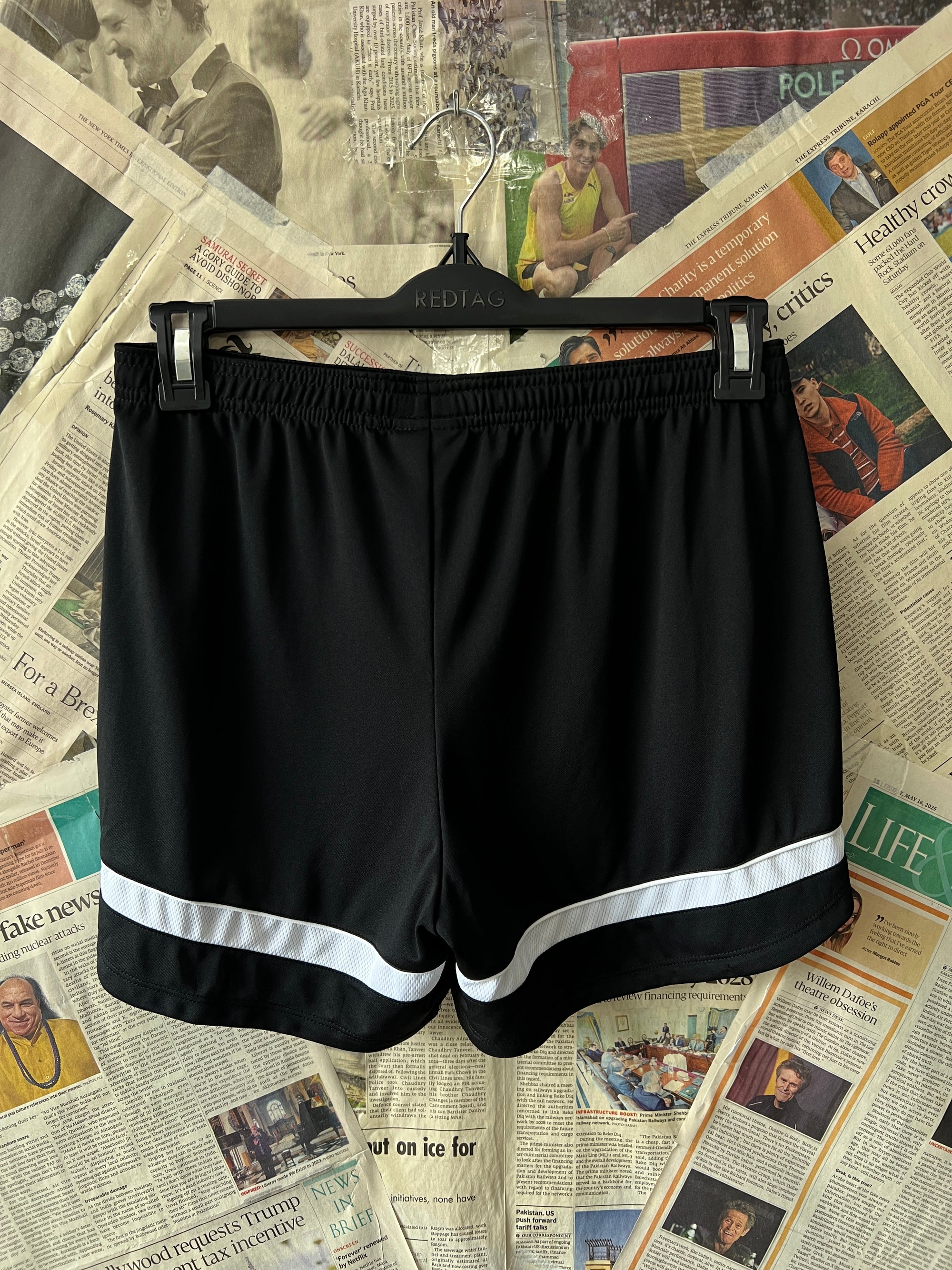 N*ke® Waist: 30" | Black | Shorts | 1500 - Genuine Maal