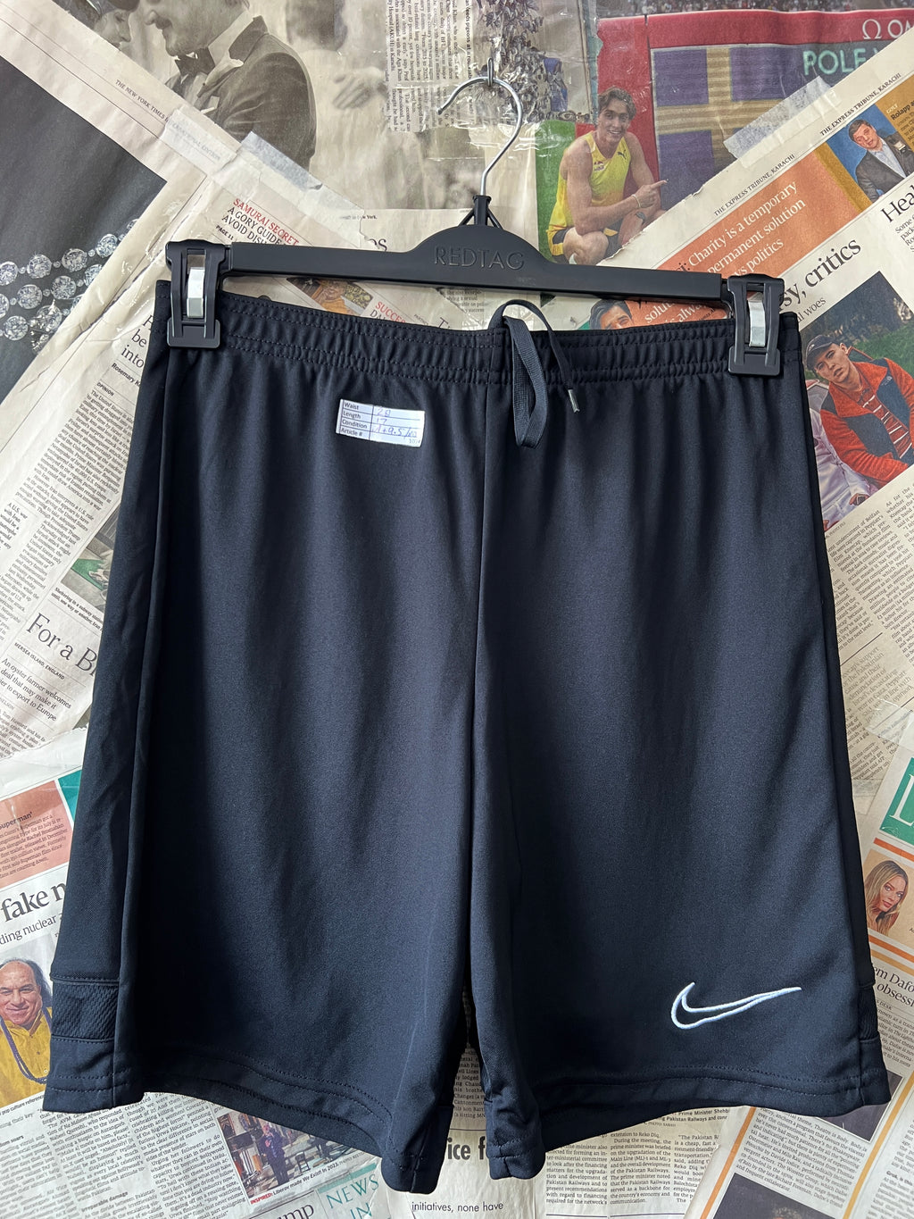 N*ke® Waist: 28" | Black | Shorts | 1074 - Genuine Maal