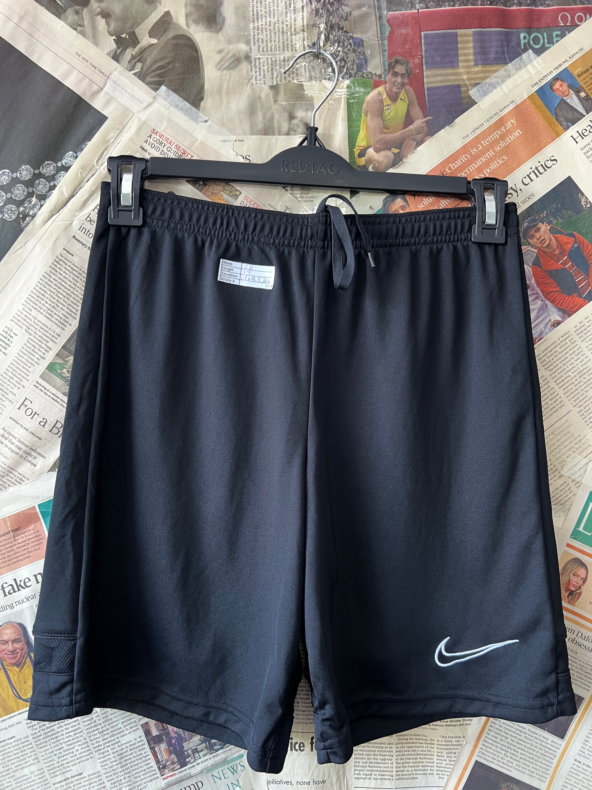 N*ke® Waist: 28" | Black | Shorts | 1074 - Genuine Maal